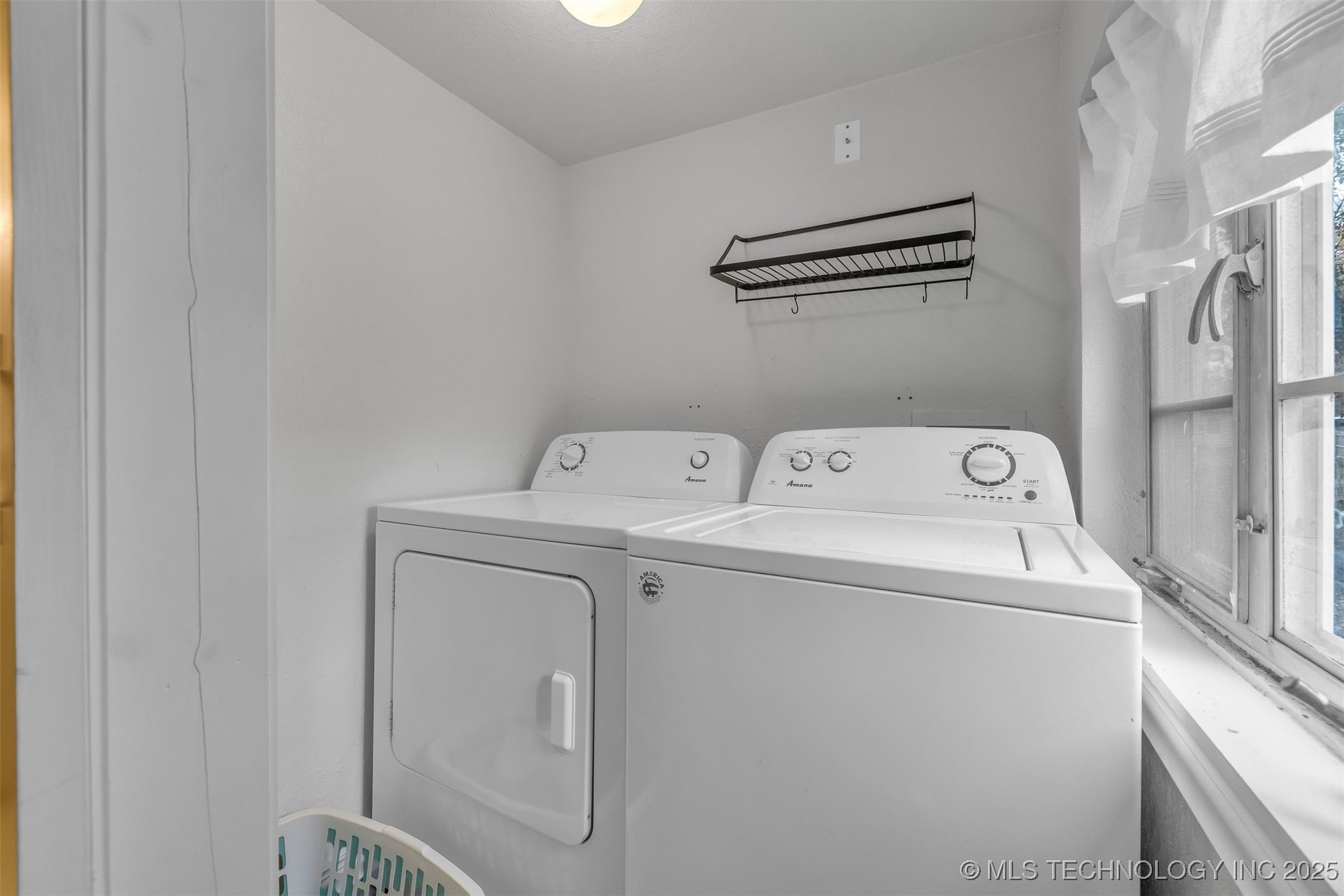 2223 S Oswego Avenue