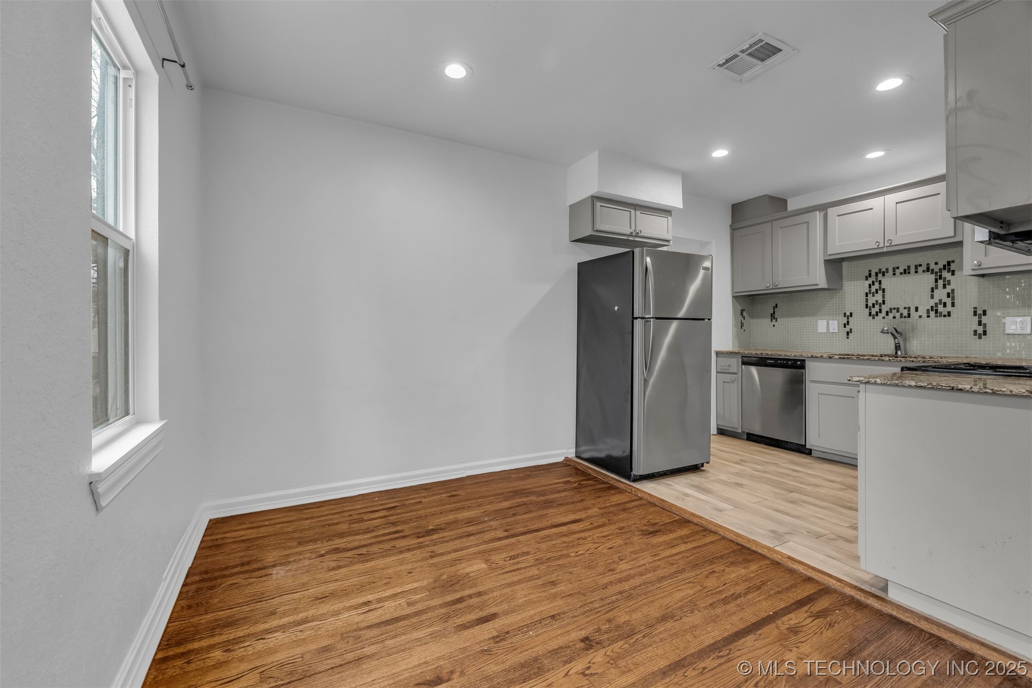 2223 S Oswego Avenue