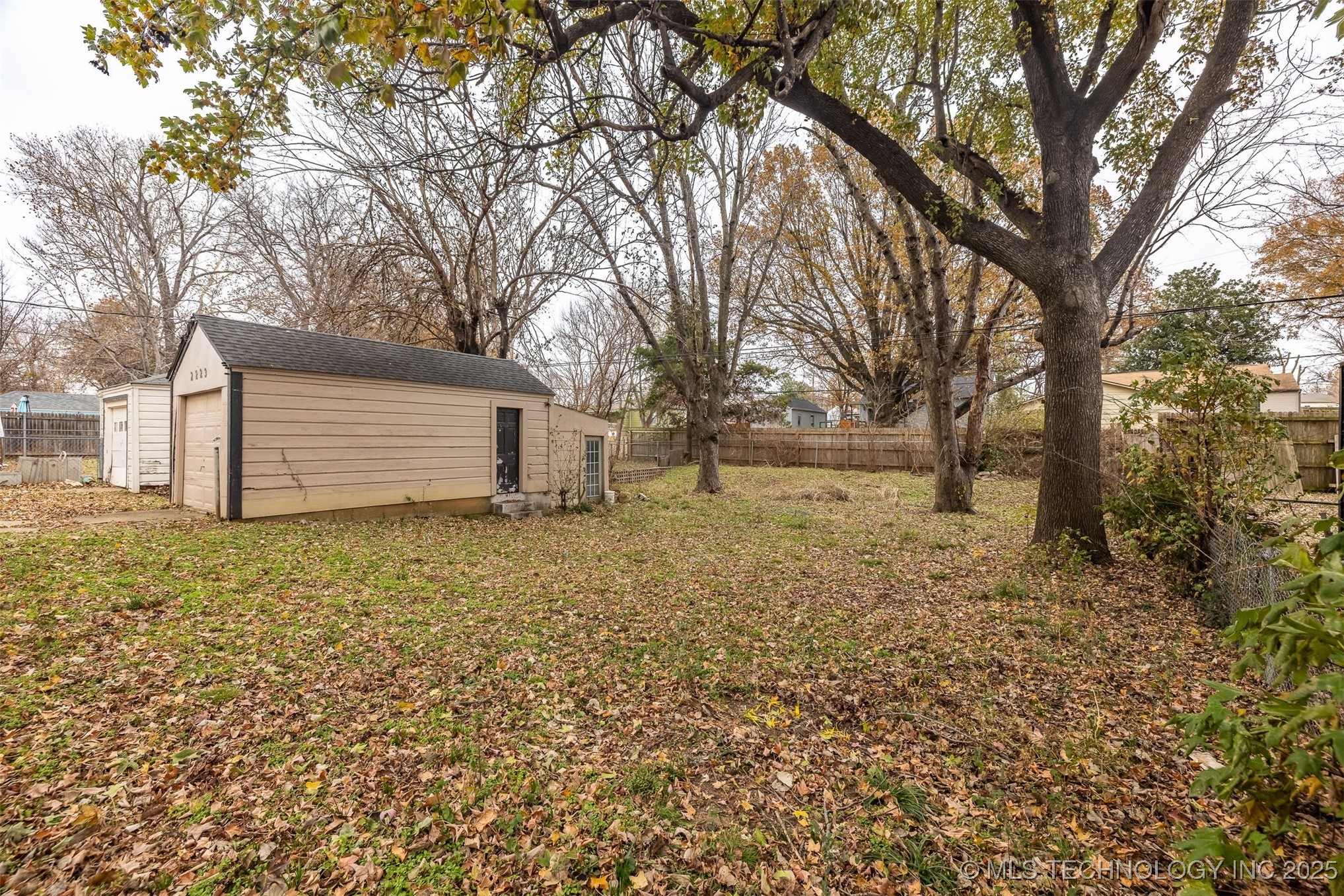 2223 S Oswego Avenue