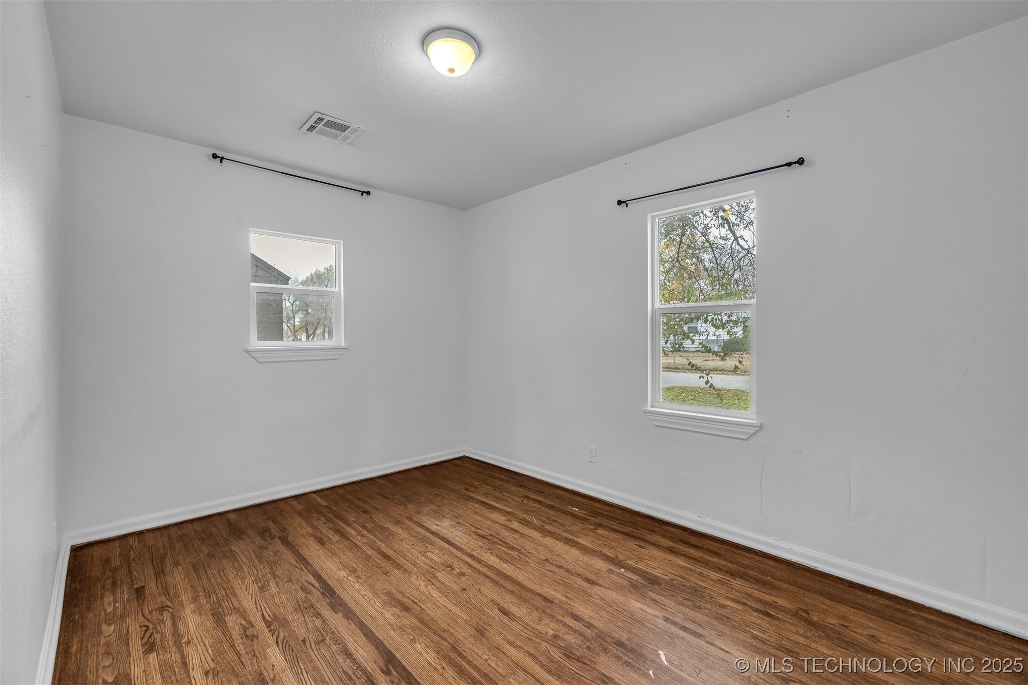 2223 S Oswego Avenue