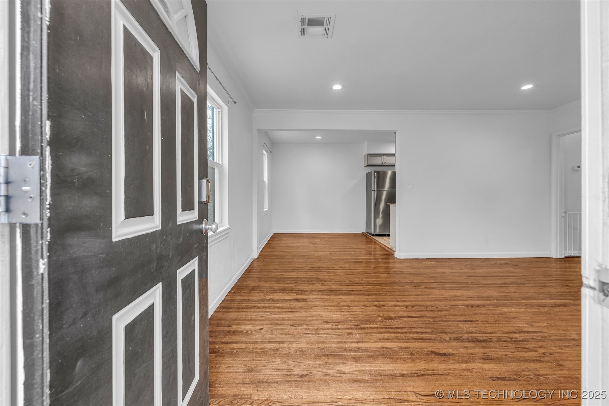 2223 S Oswego Avenue