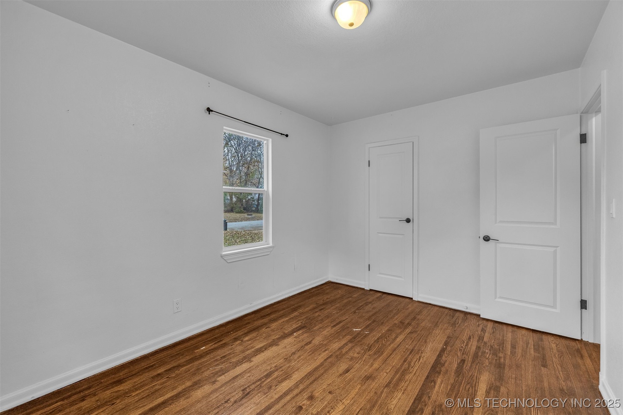 2223 S Oswego Avenue