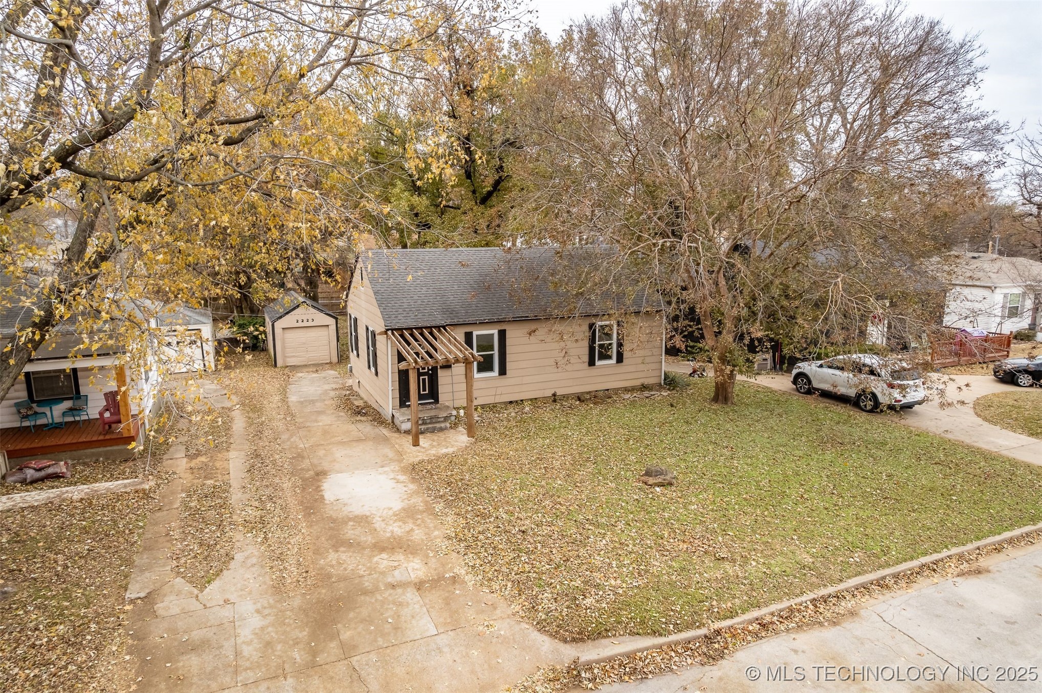 2223 S Oswego Avenue