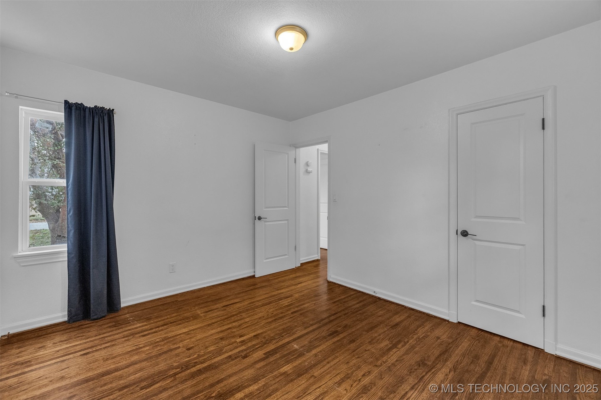 2223 S Oswego Avenue