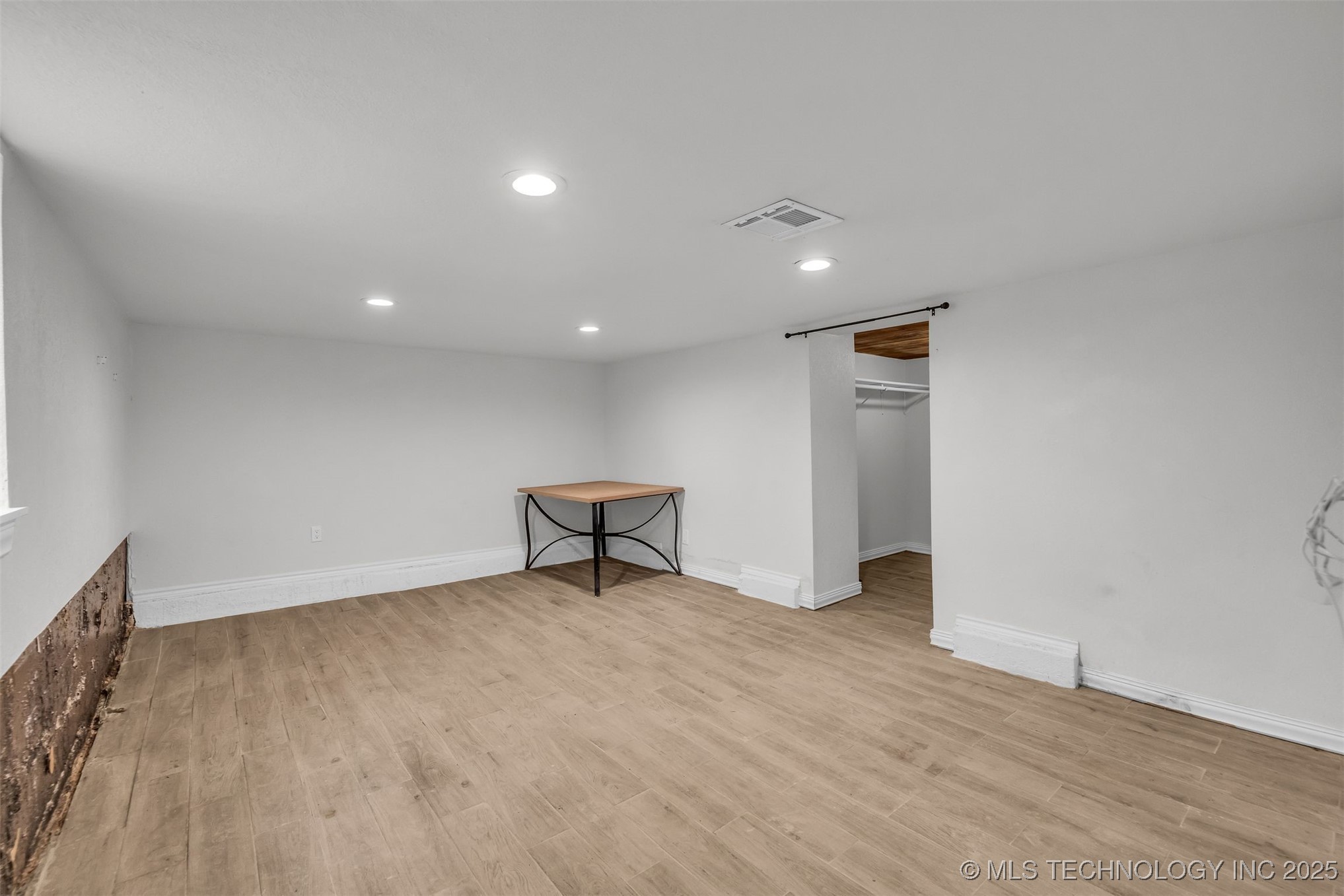 2223 S Oswego Avenue