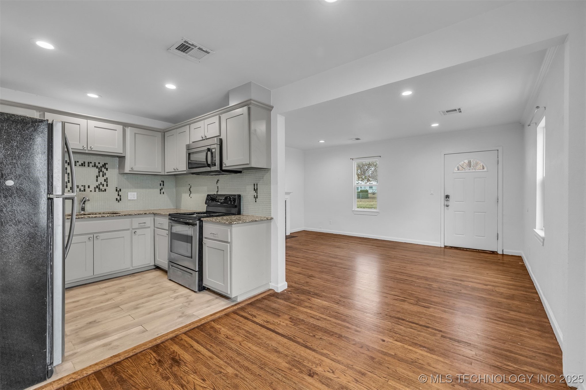 2223 S Oswego Avenue