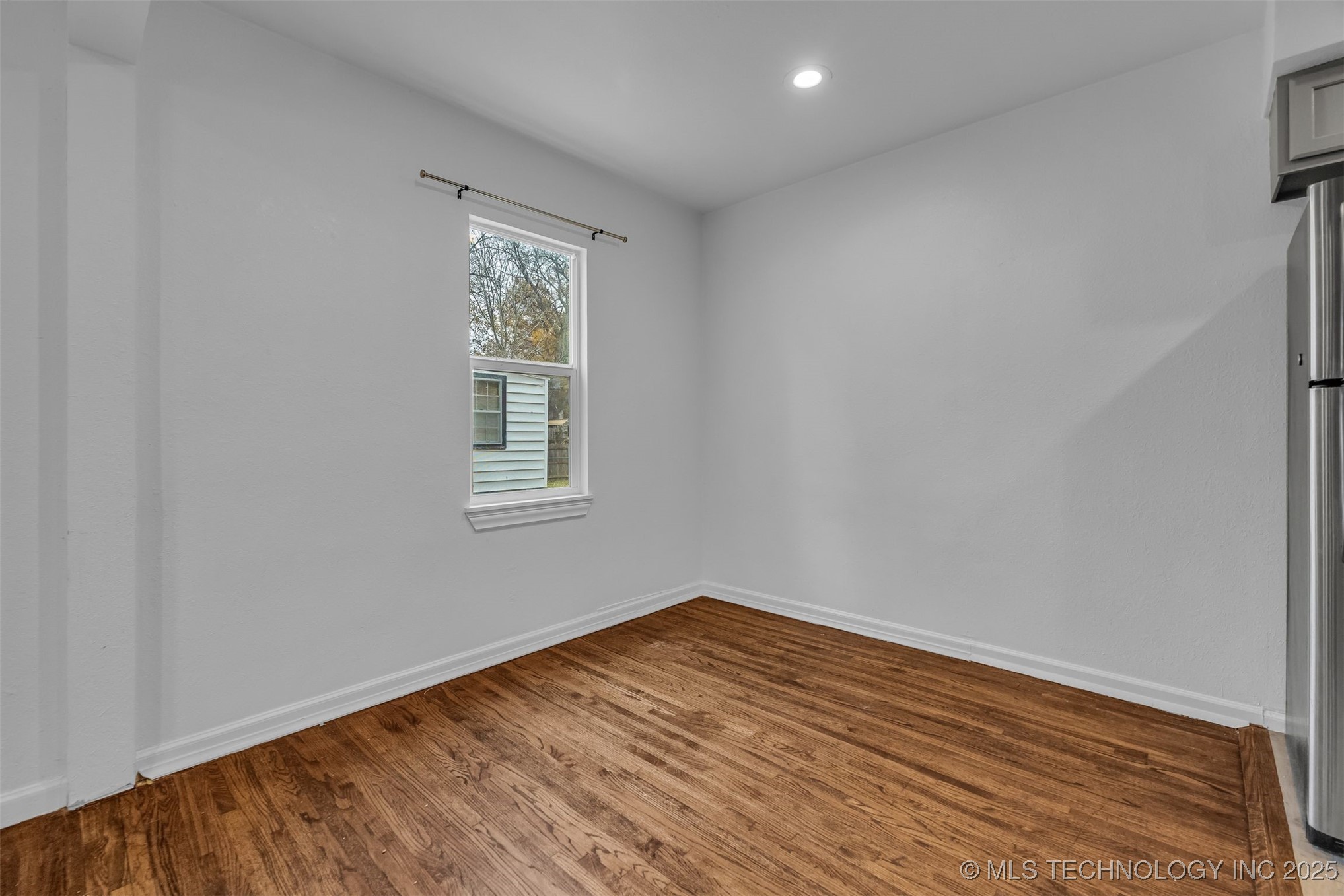 2223 S Oswego Avenue