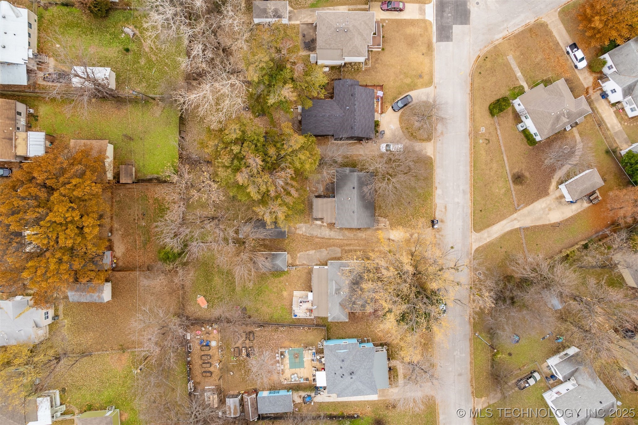 2223 S Oswego Avenue