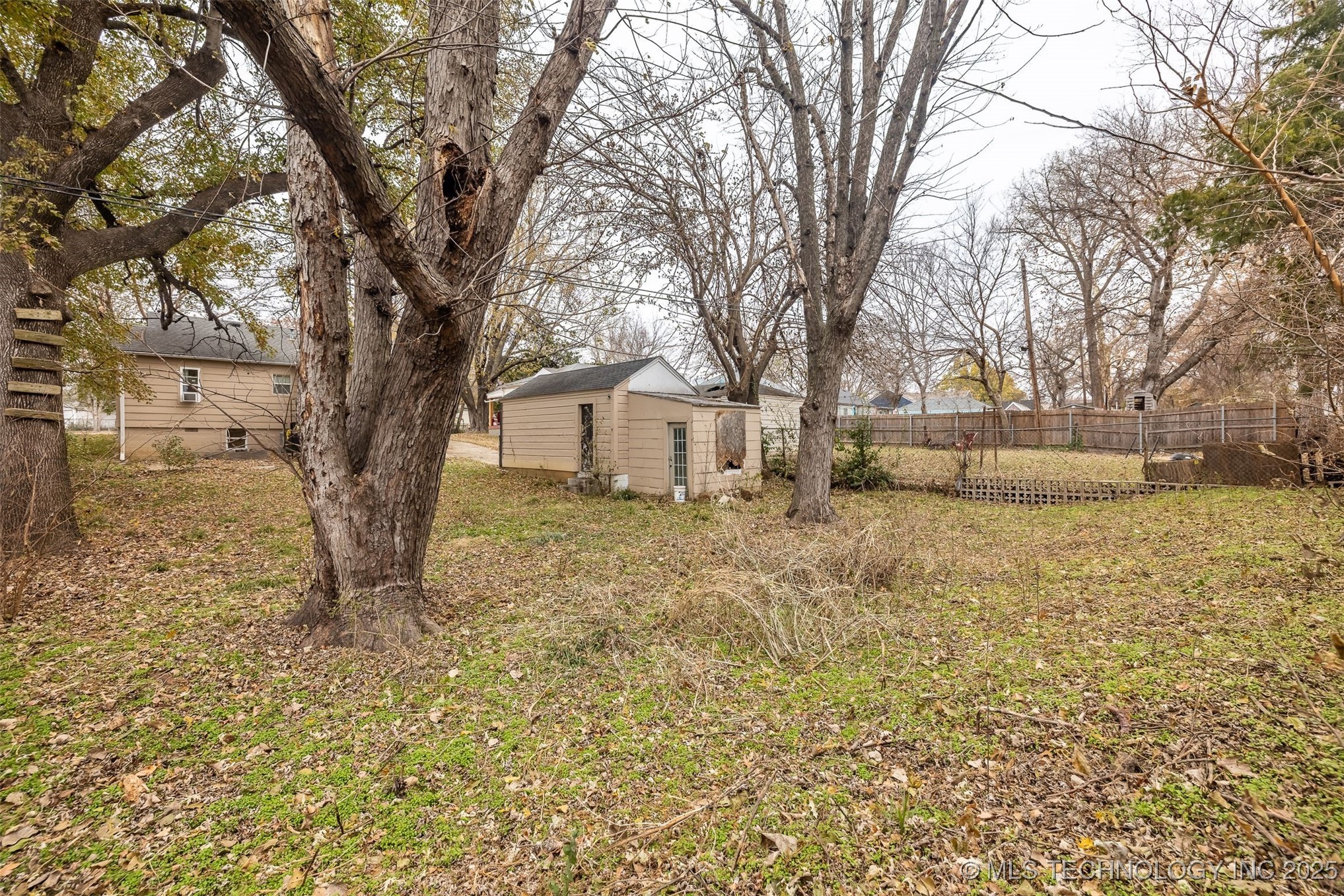 2223 S Oswego Avenue