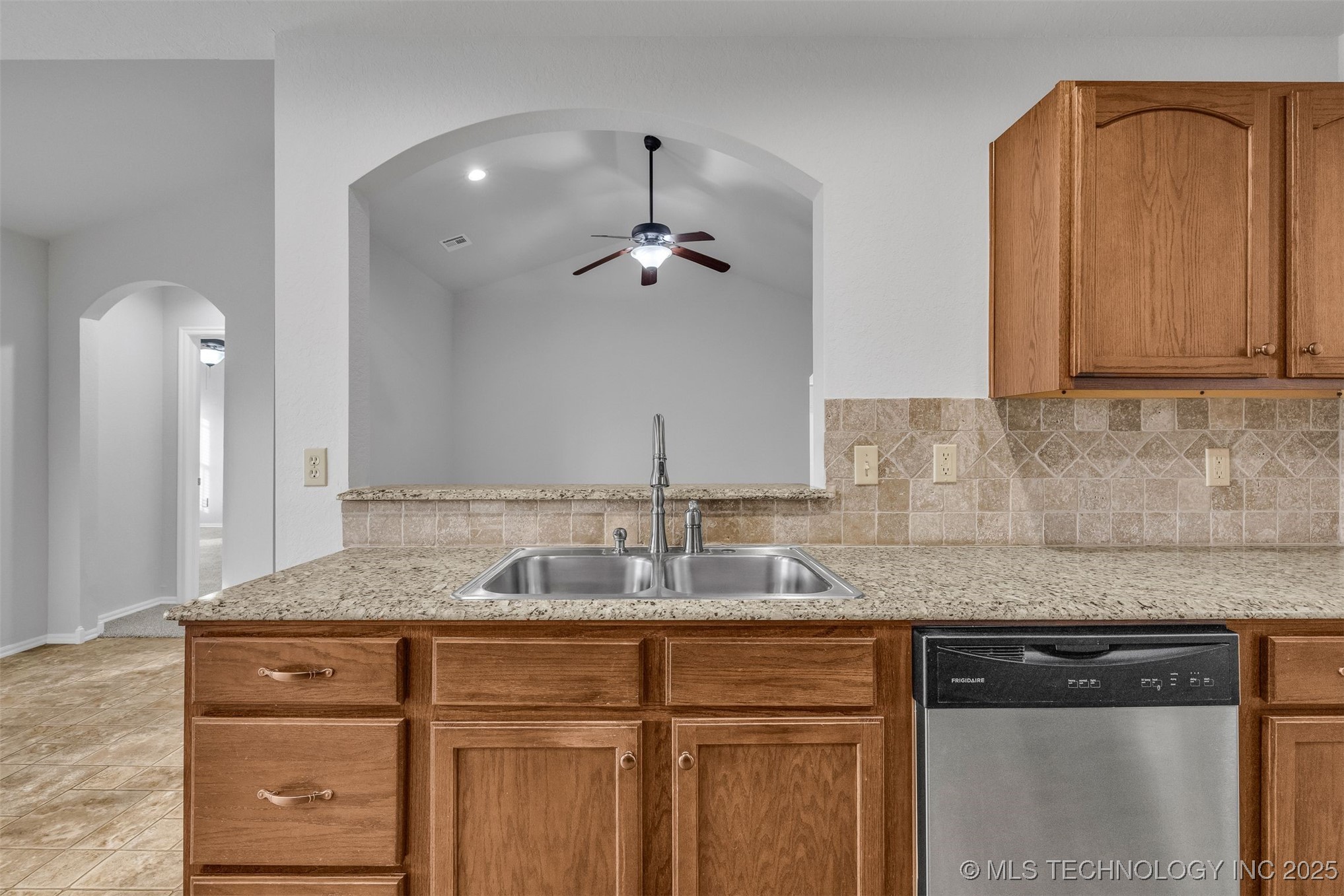 6722 E 129th Street S