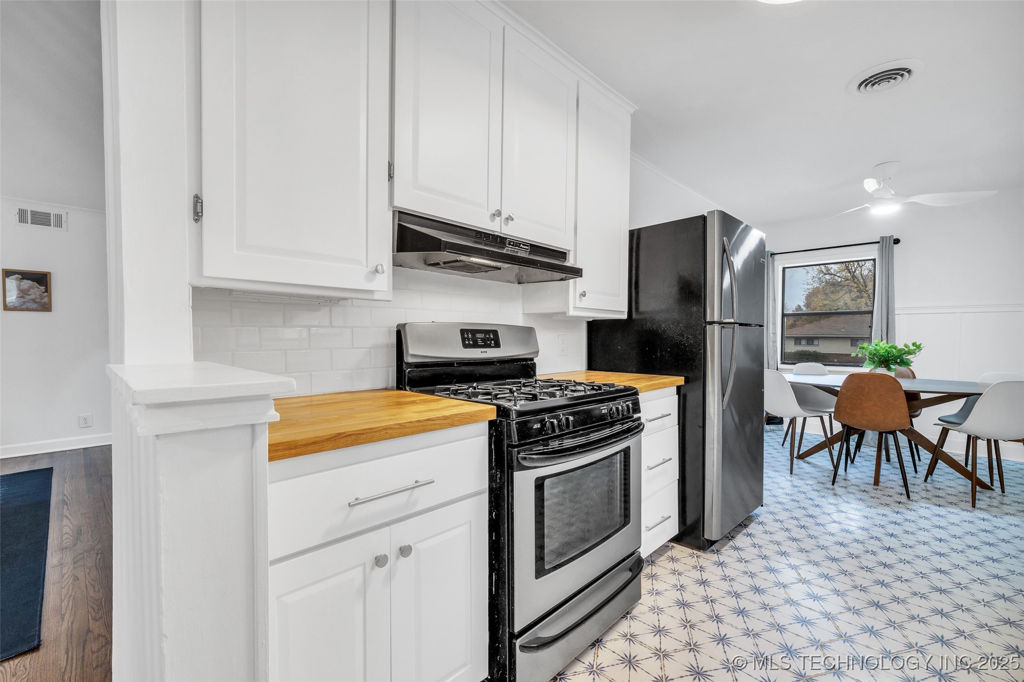 4513 E 25th Place