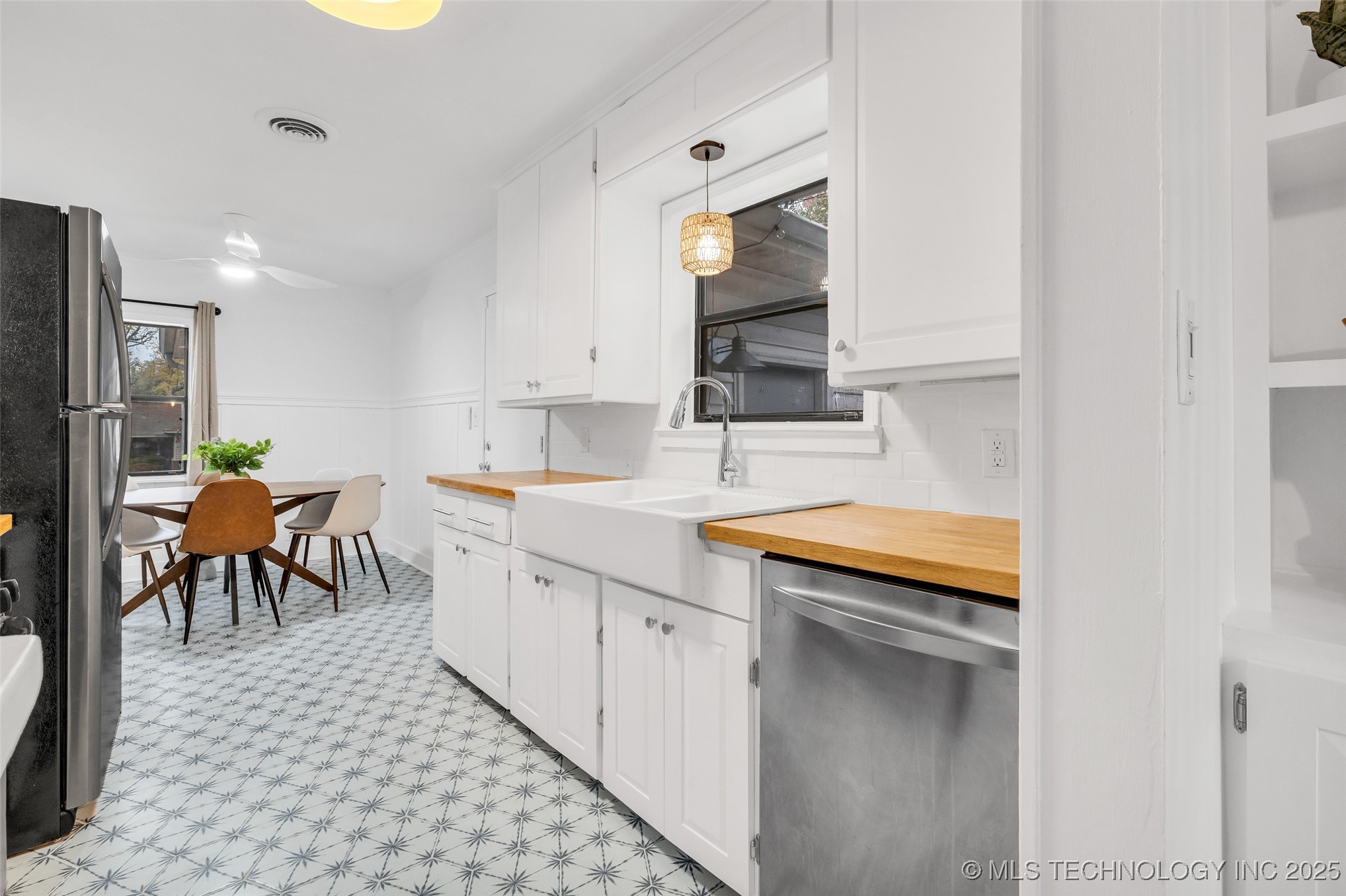 4513 E 25th Place