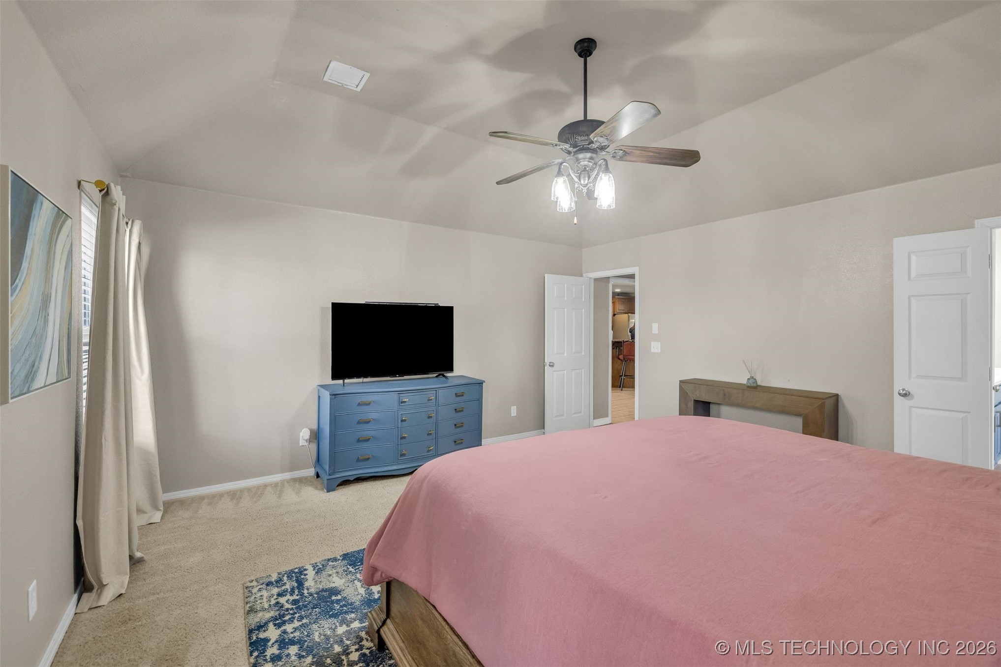 1900 W El Paso Street