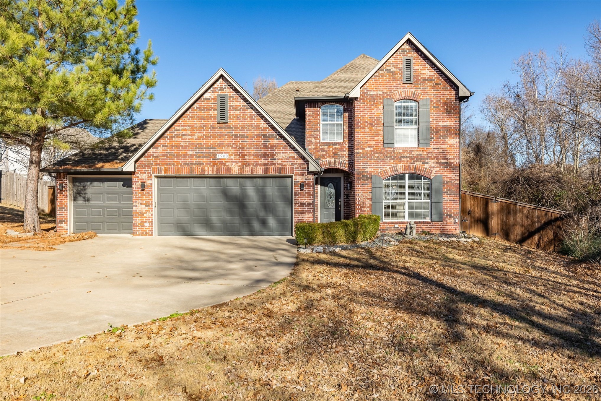 1900 W El Paso Street