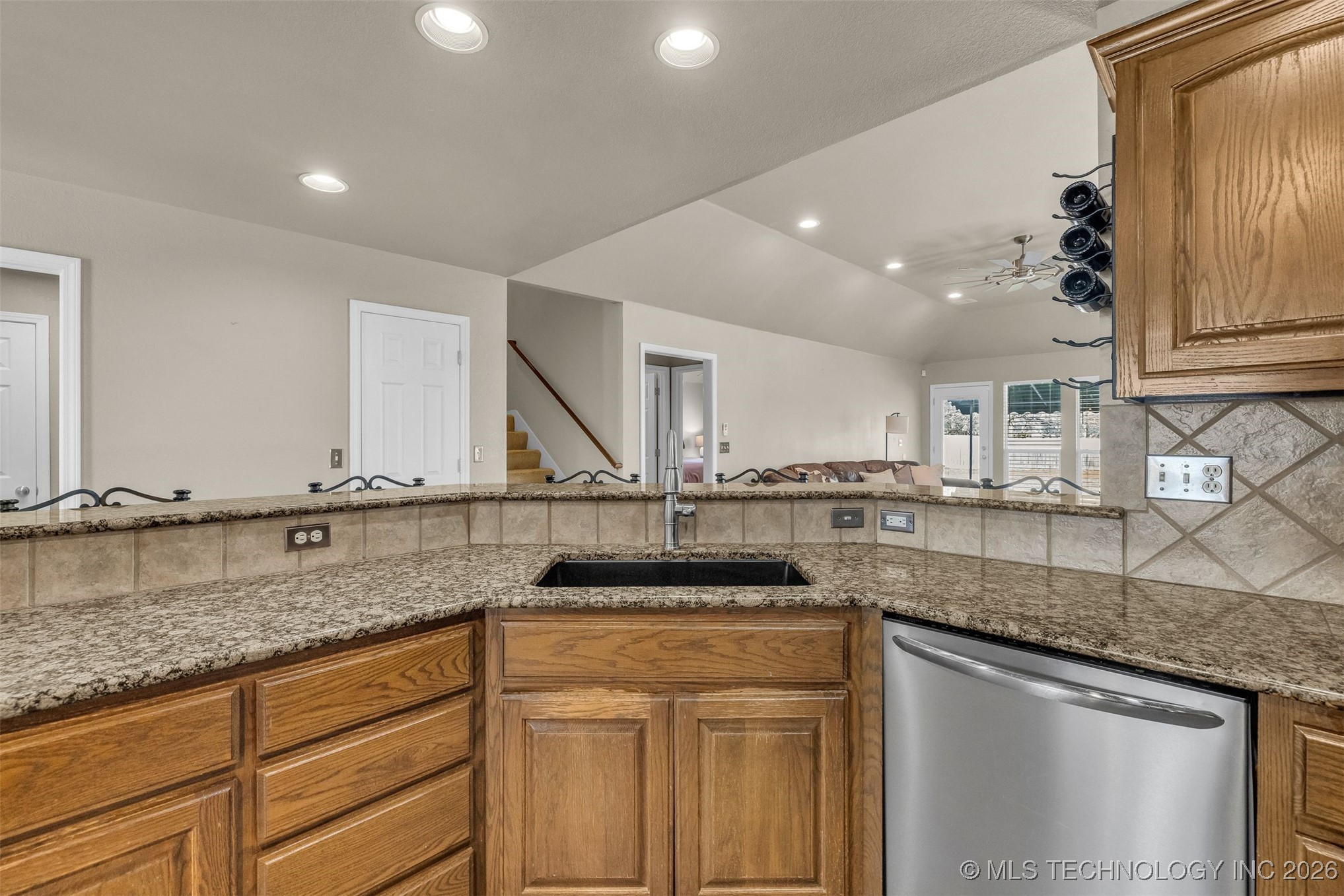 1900 W El Paso Street