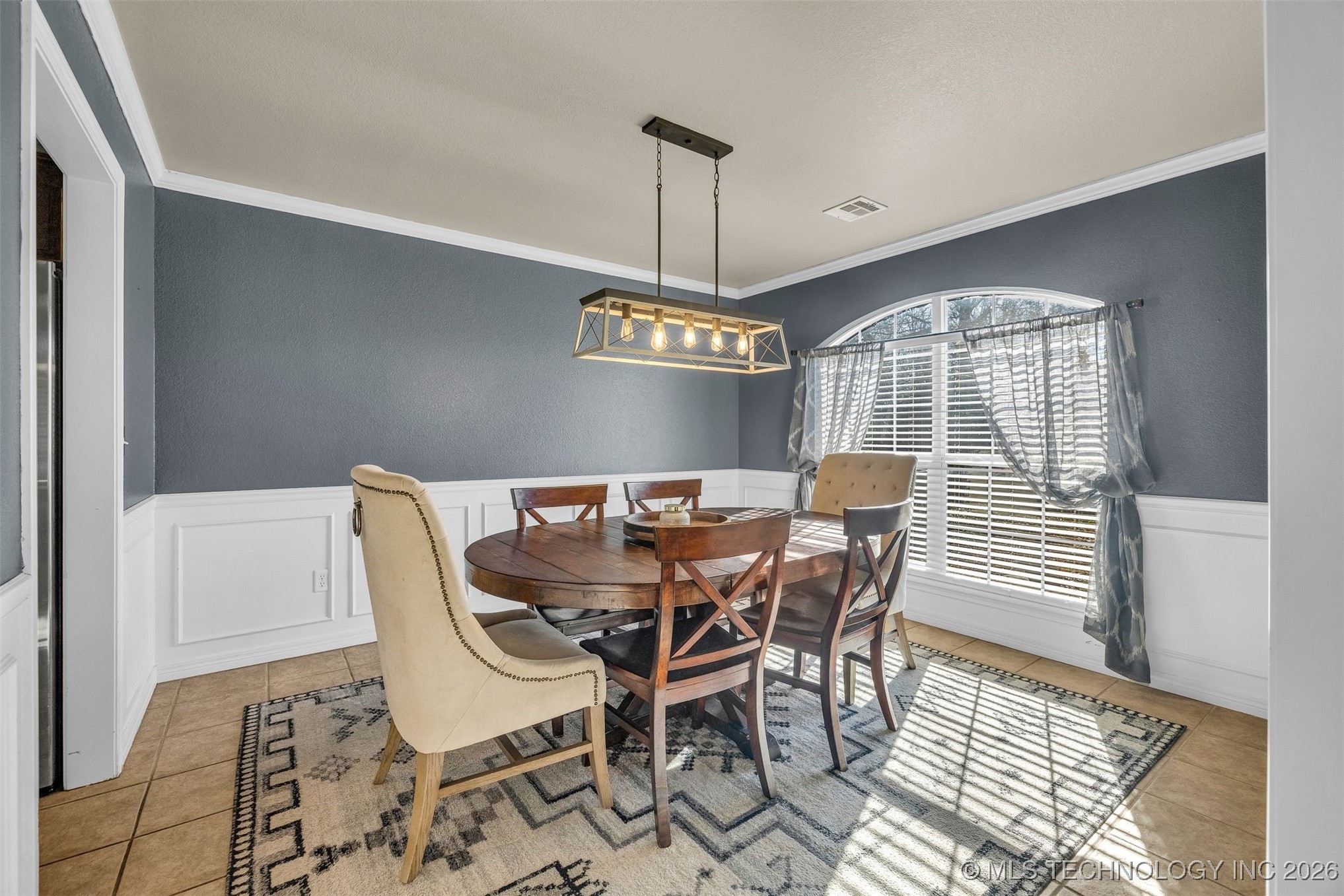 1900 W El Paso Street