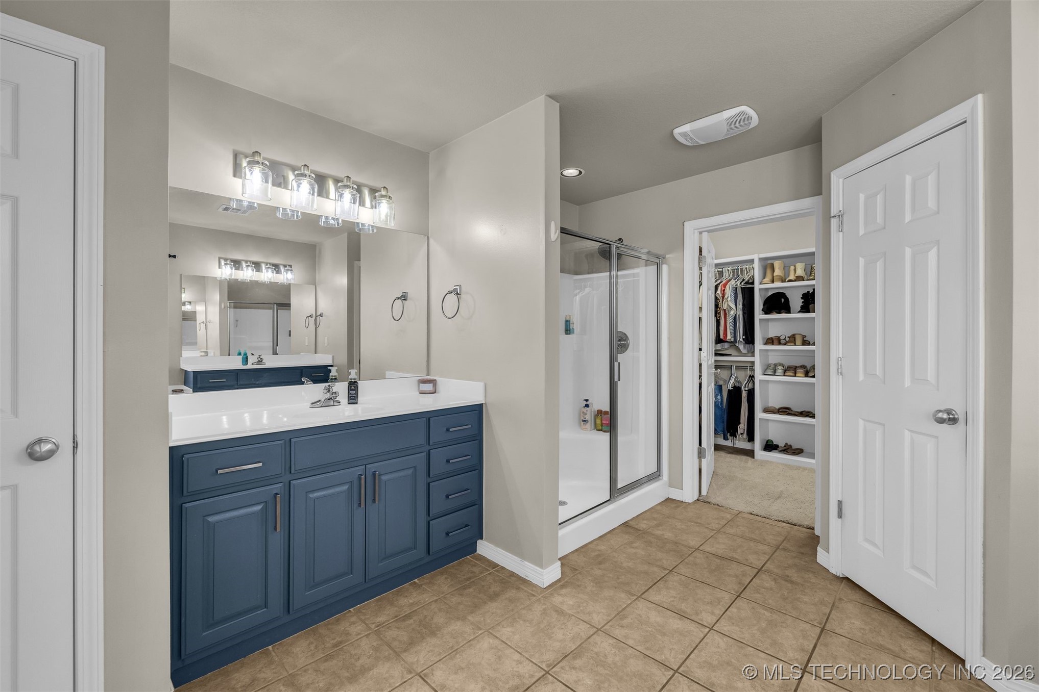 1900 W El Paso Street