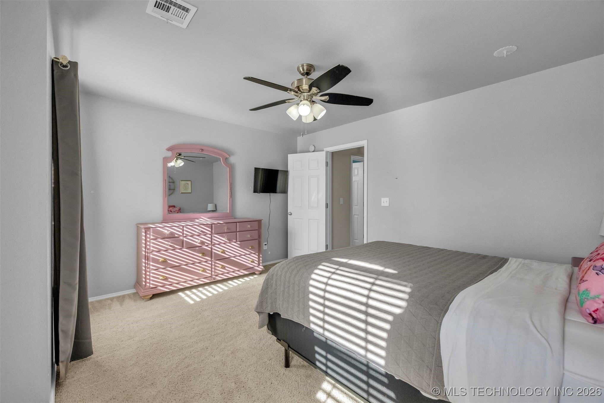 1900 W El Paso Street