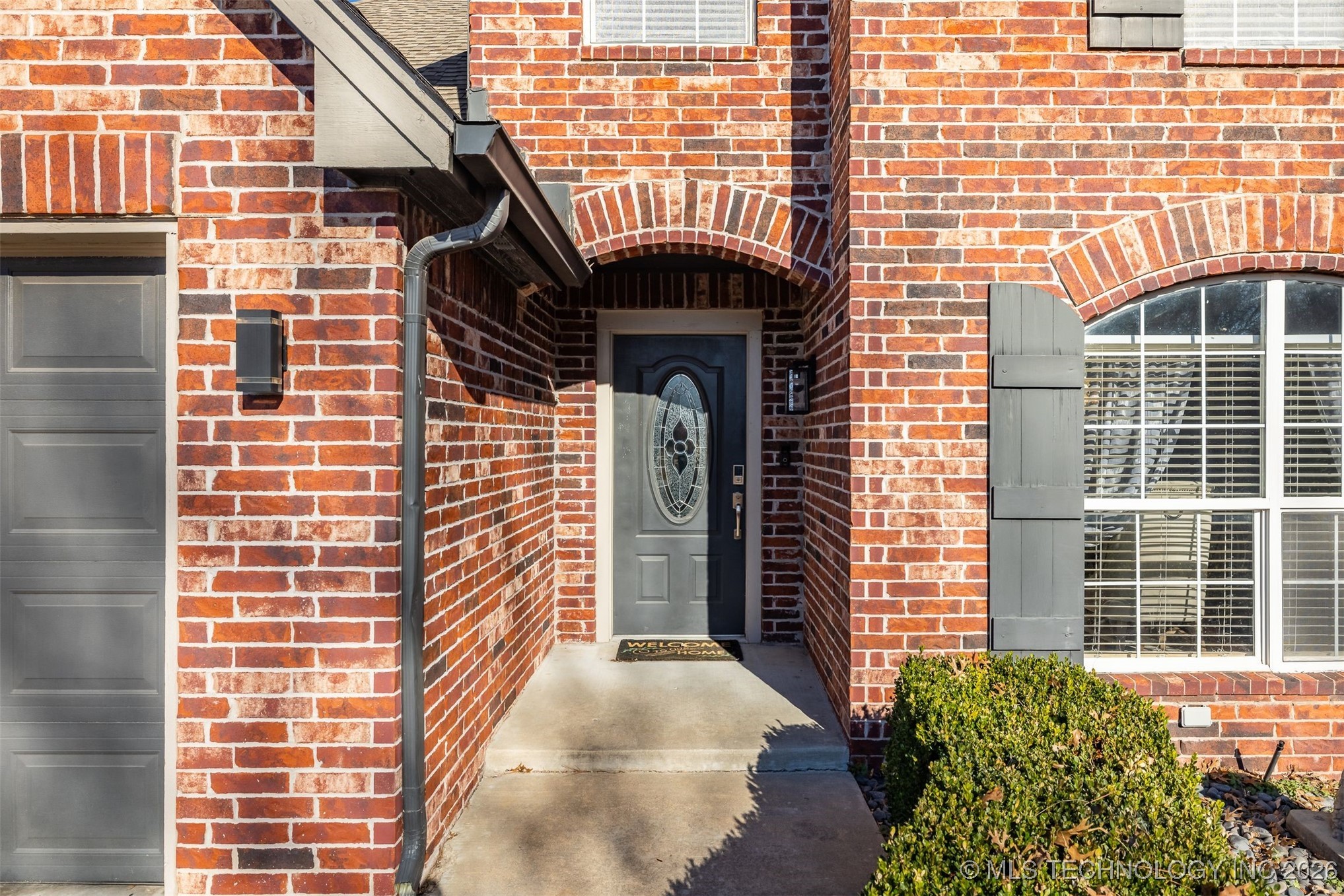 1900 W El Paso Street