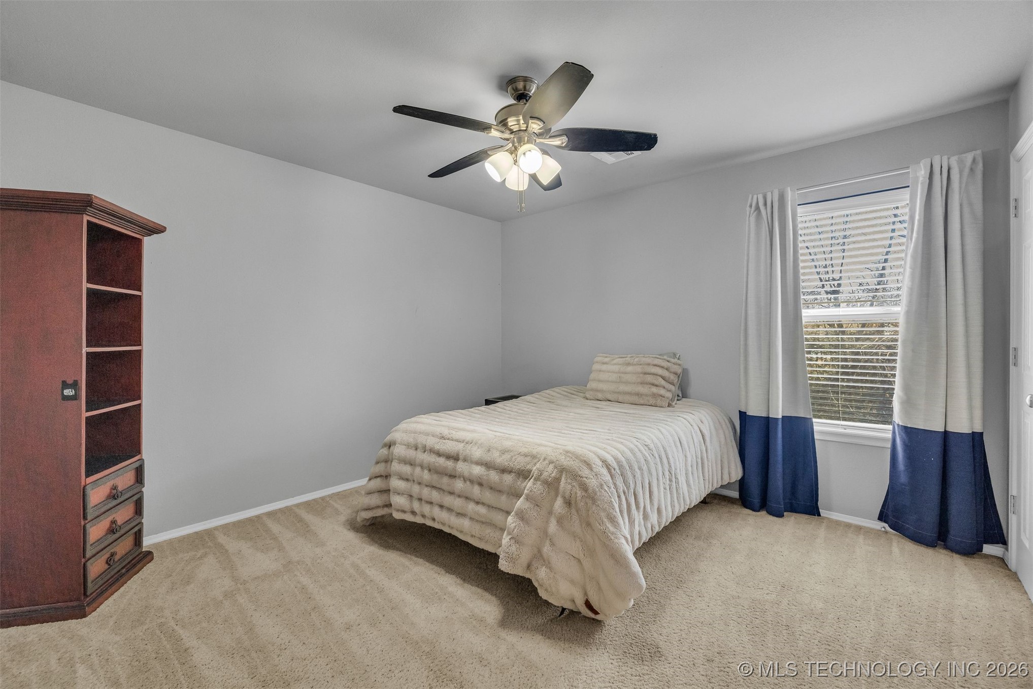 1900 W El Paso Street