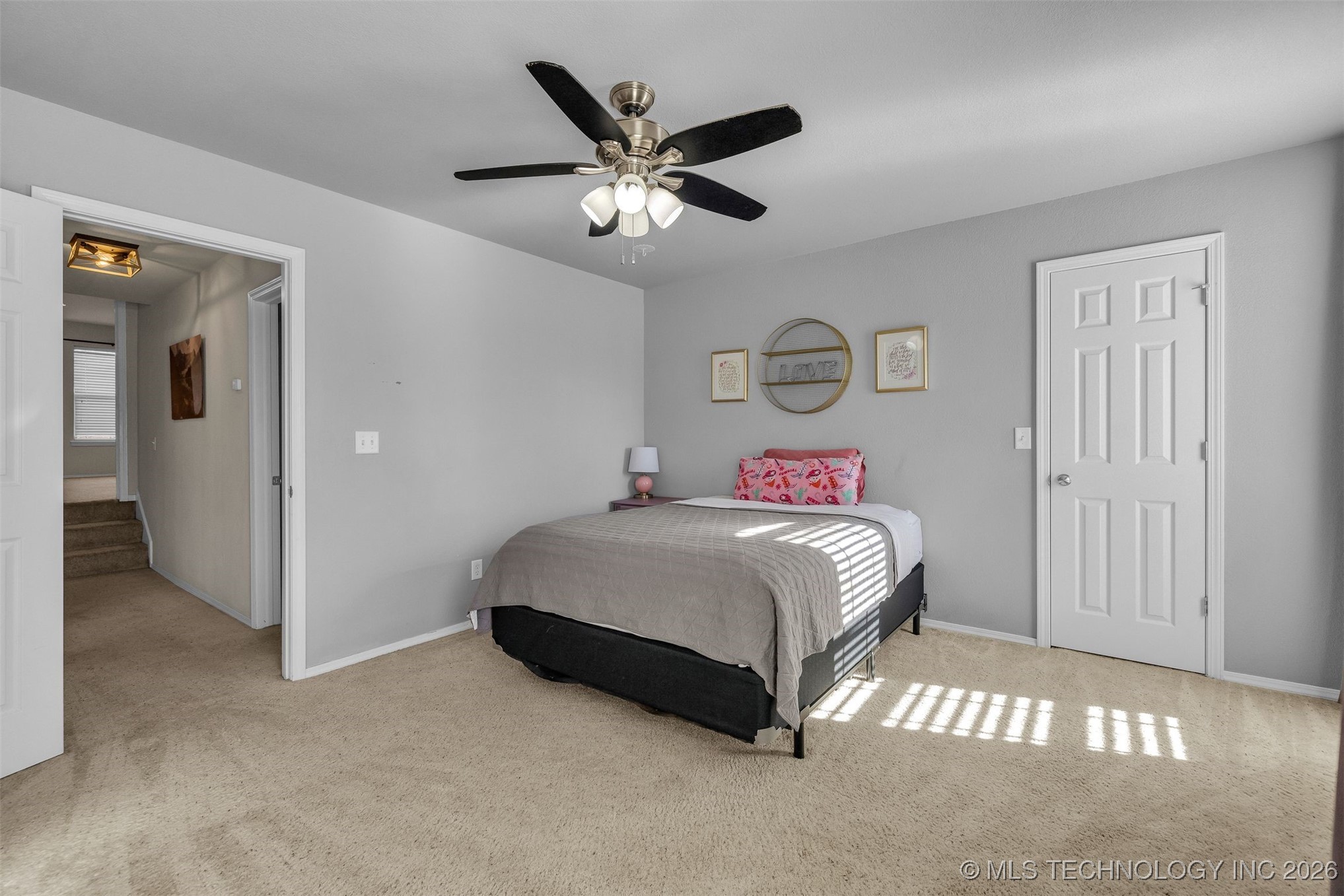 1900 W El Paso Street