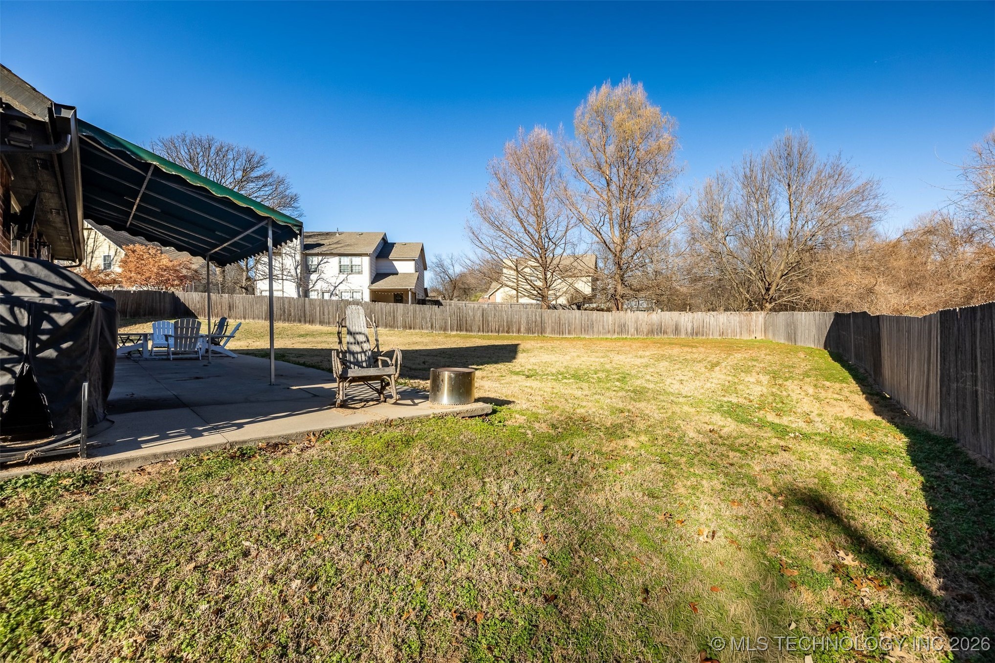 1900 W El Paso Street