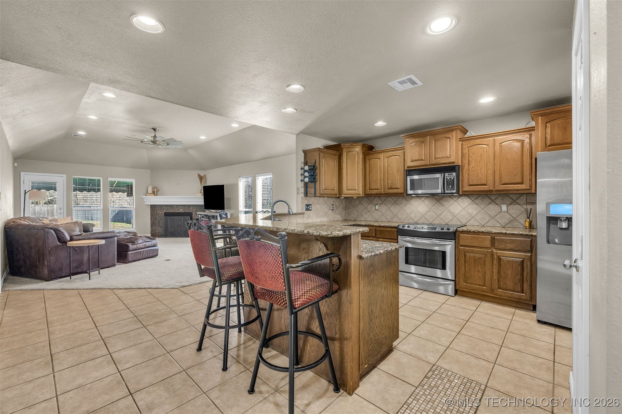 1900 W El Paso Street