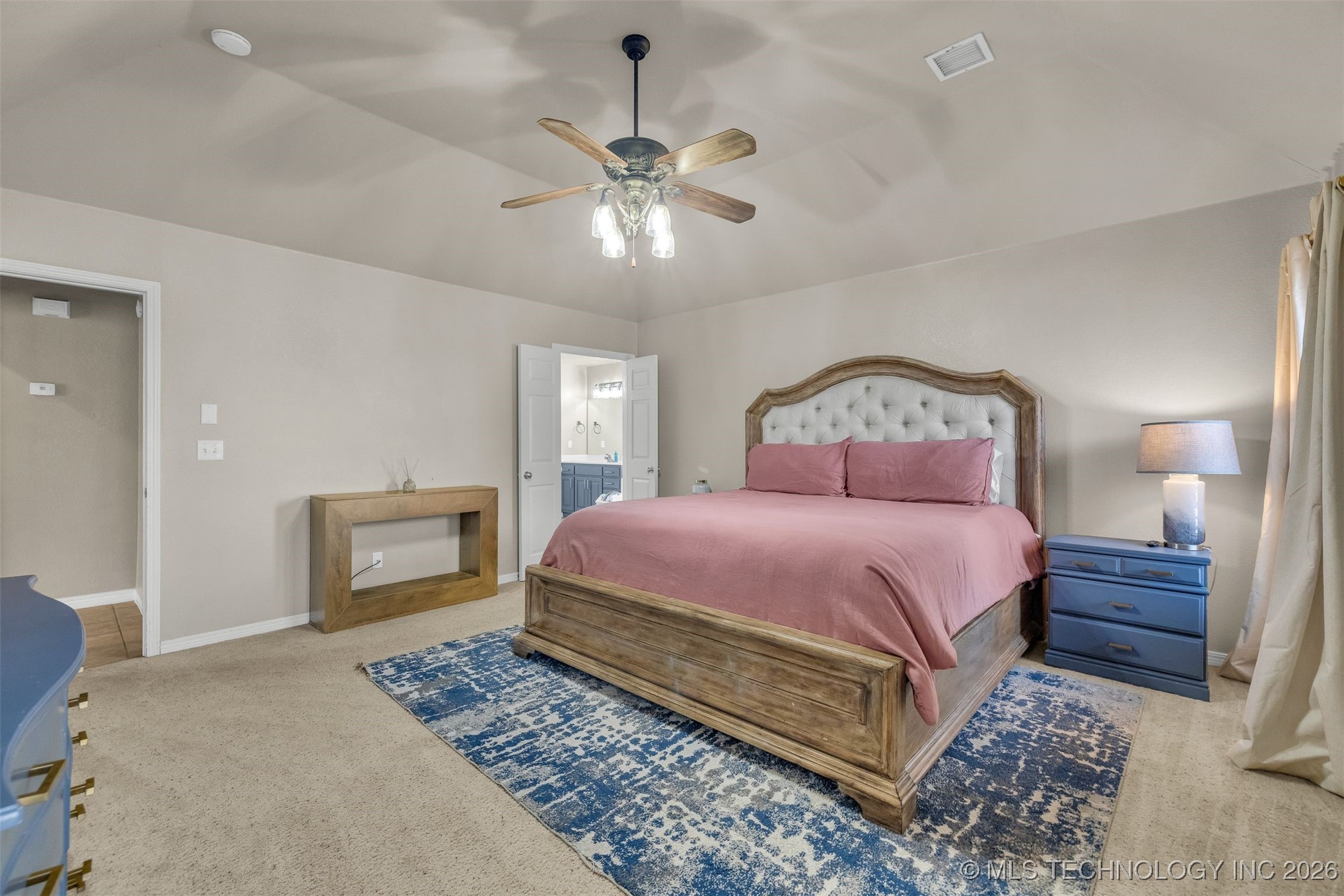 1900 W El Paso Street