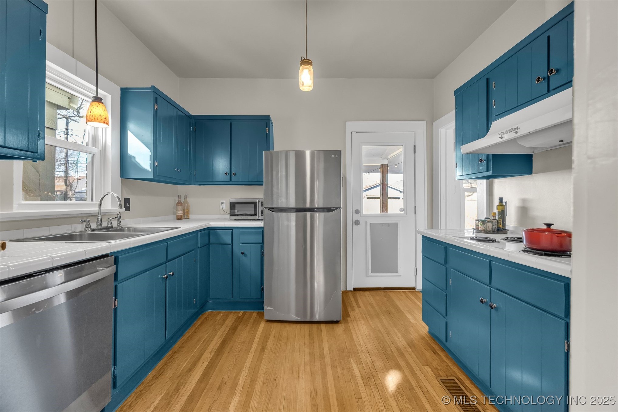 1767 E 14th Place