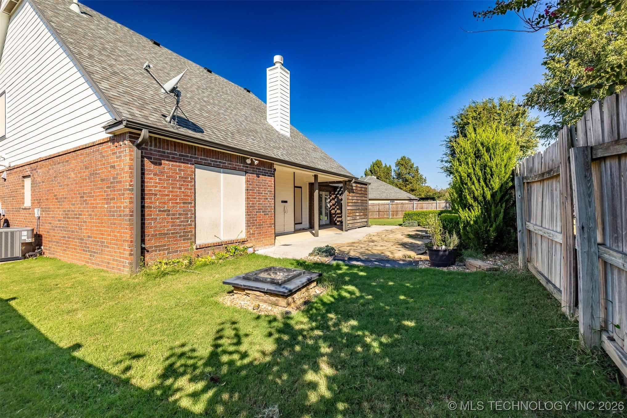 11515 S Mulberry Court