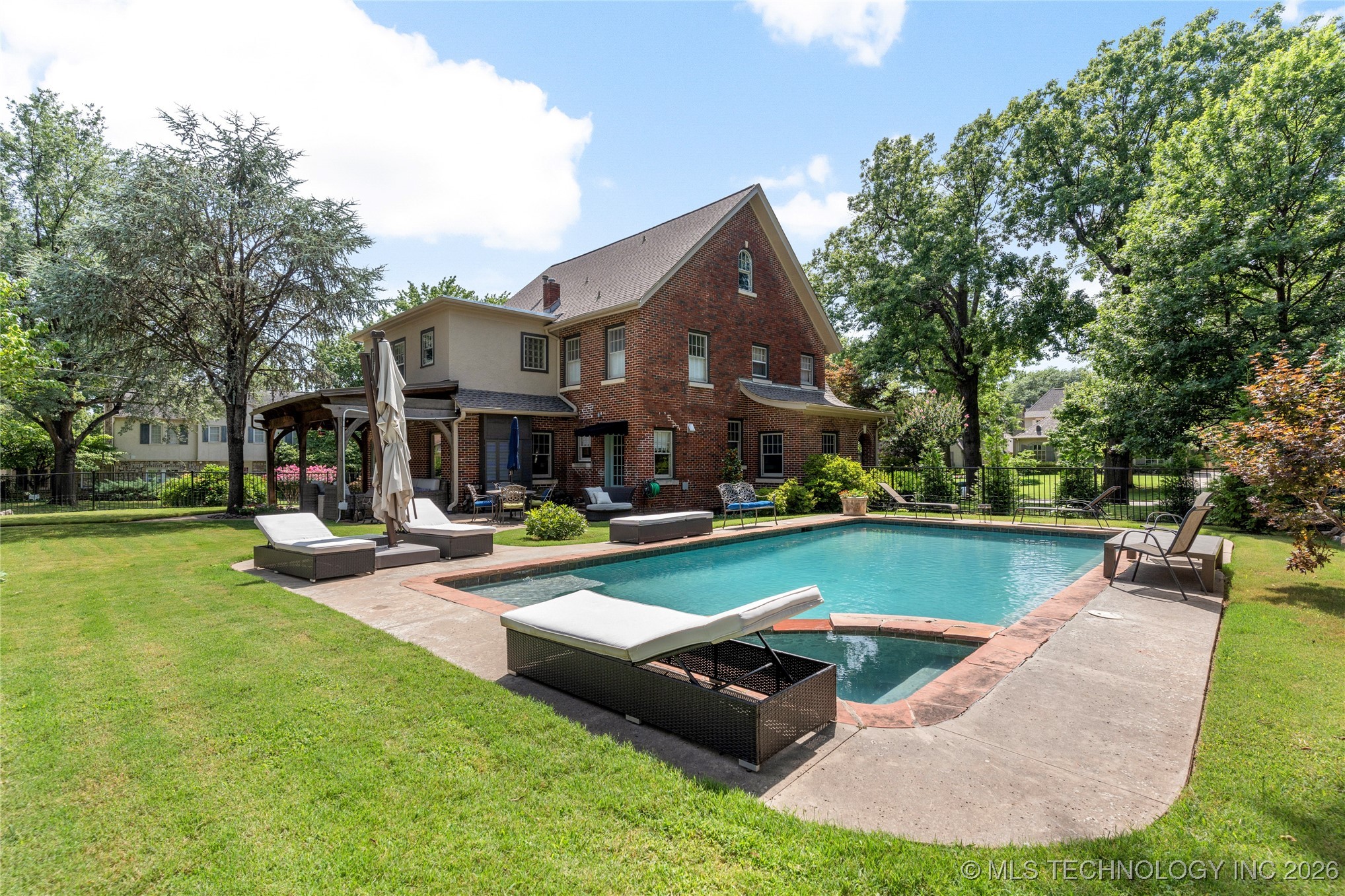 2261 S Terwilleger Boulevard