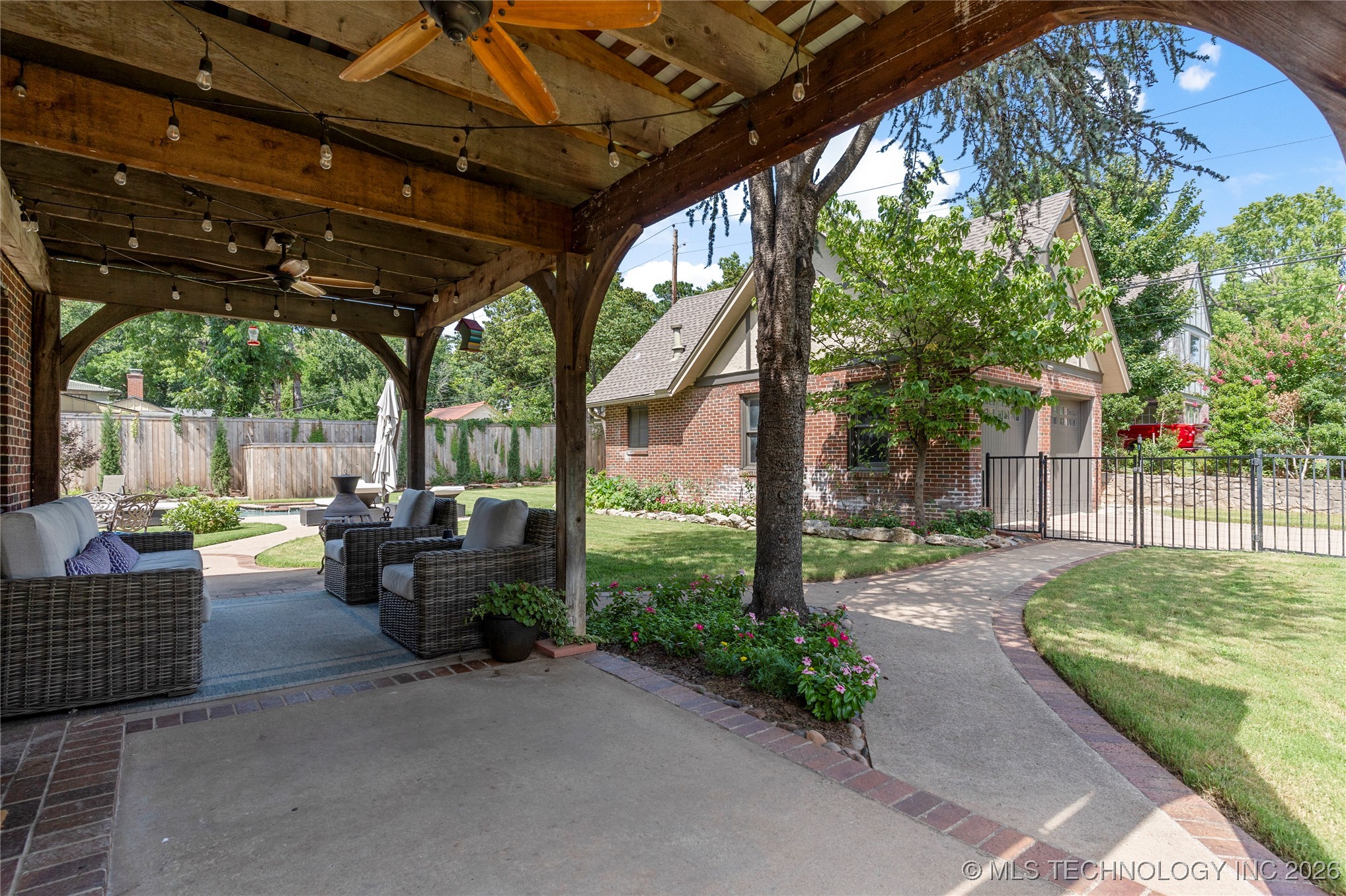 2261 S Terwilleger Boulevard