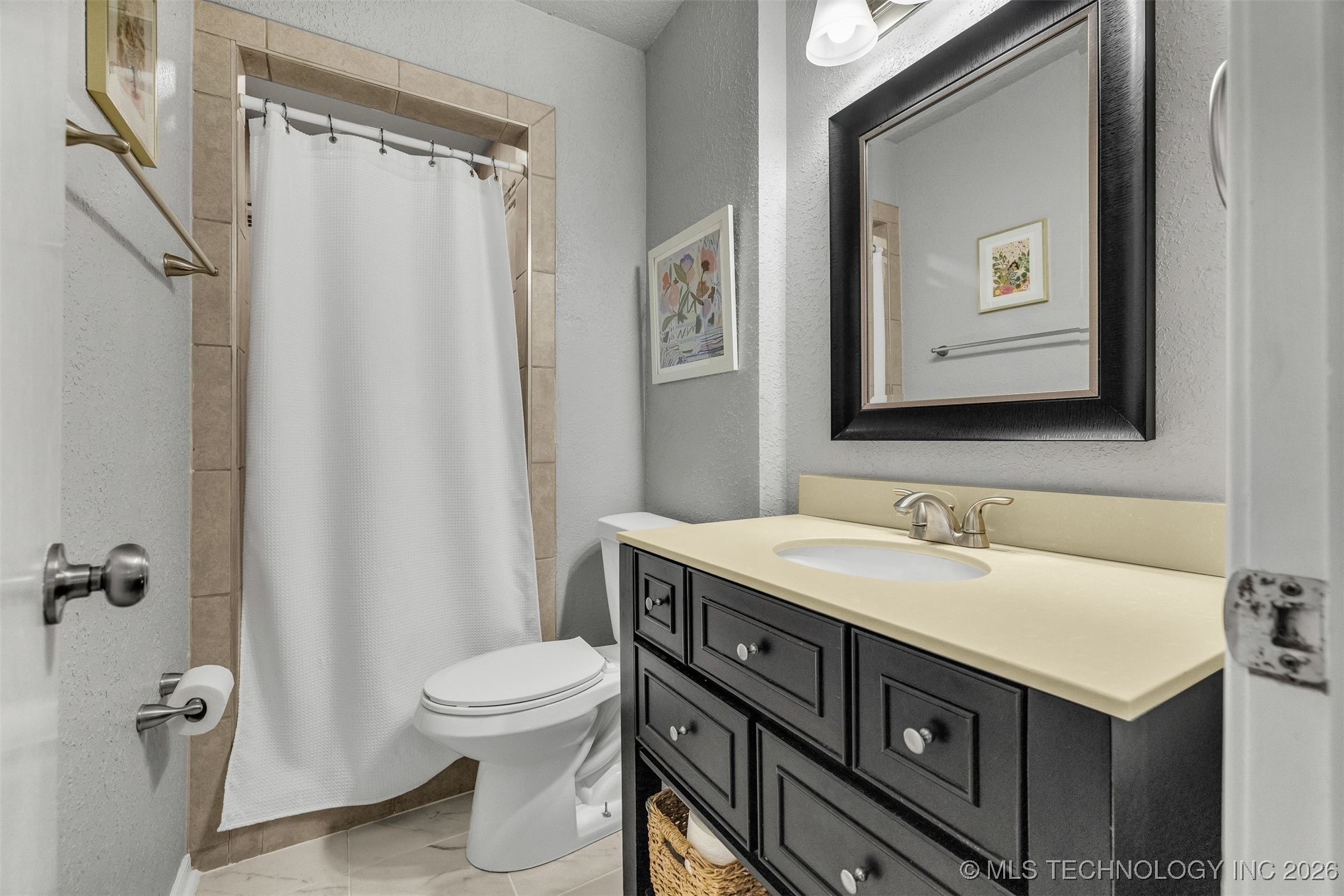 1109 N Hickory Court