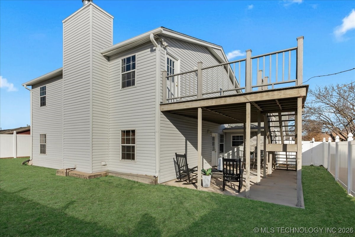 1122 E 144th Place