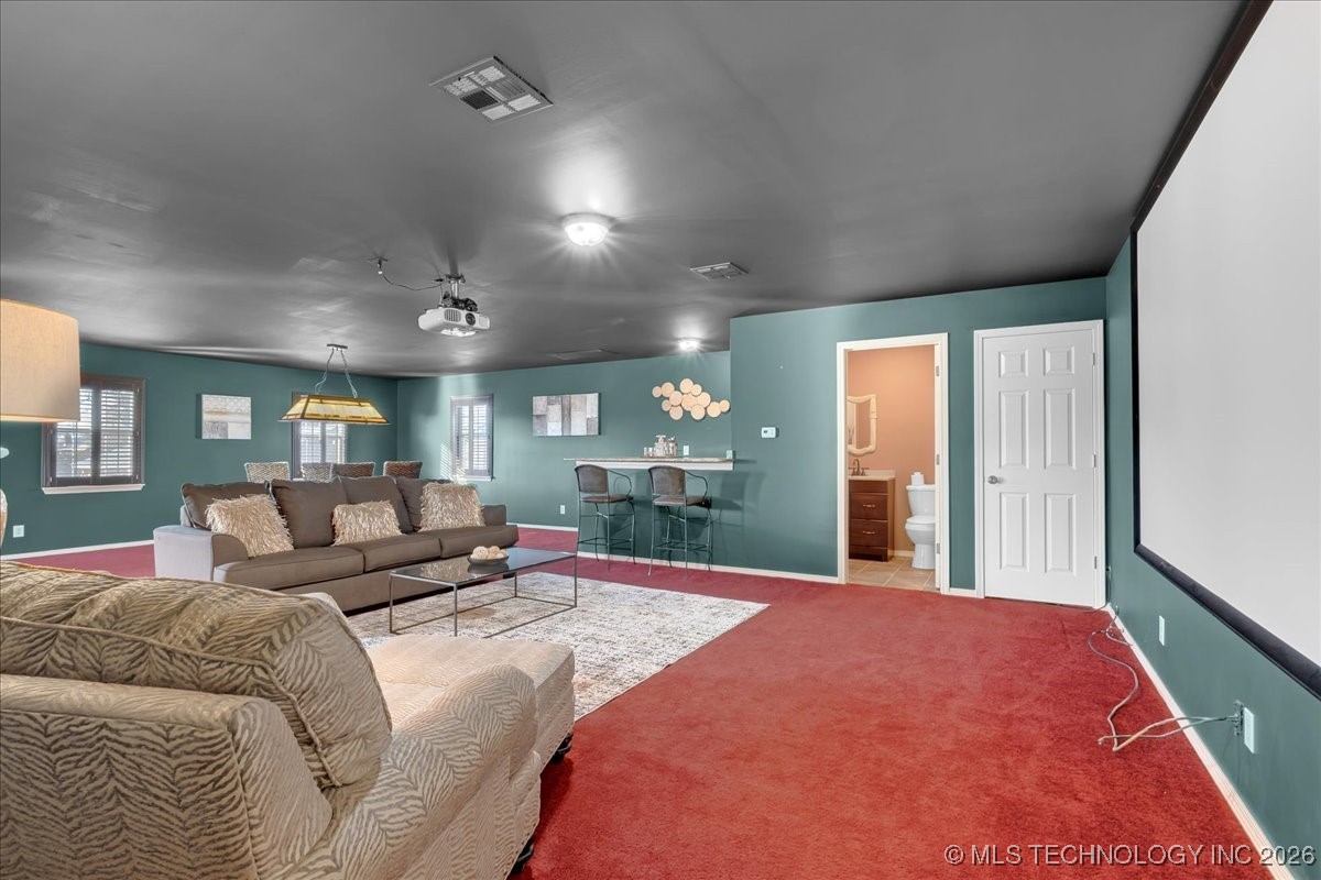 1122 E 144th Place