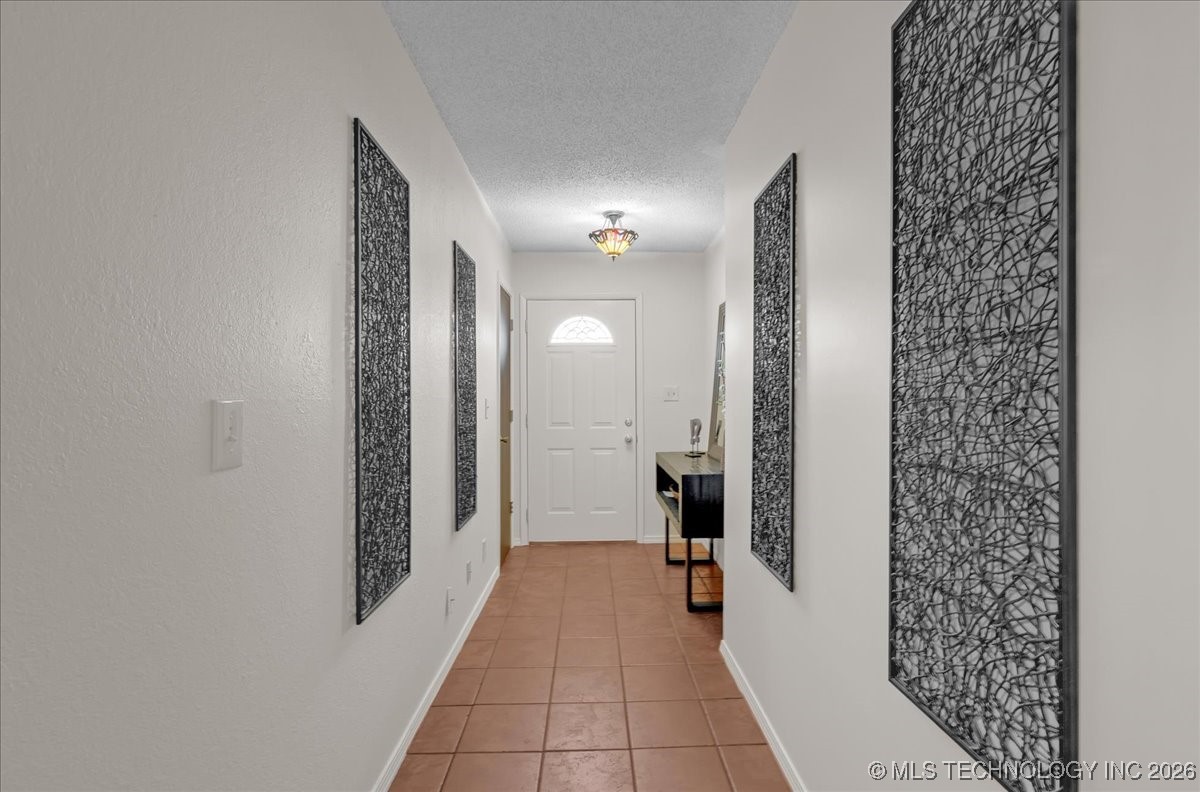 1122 E 144th Place