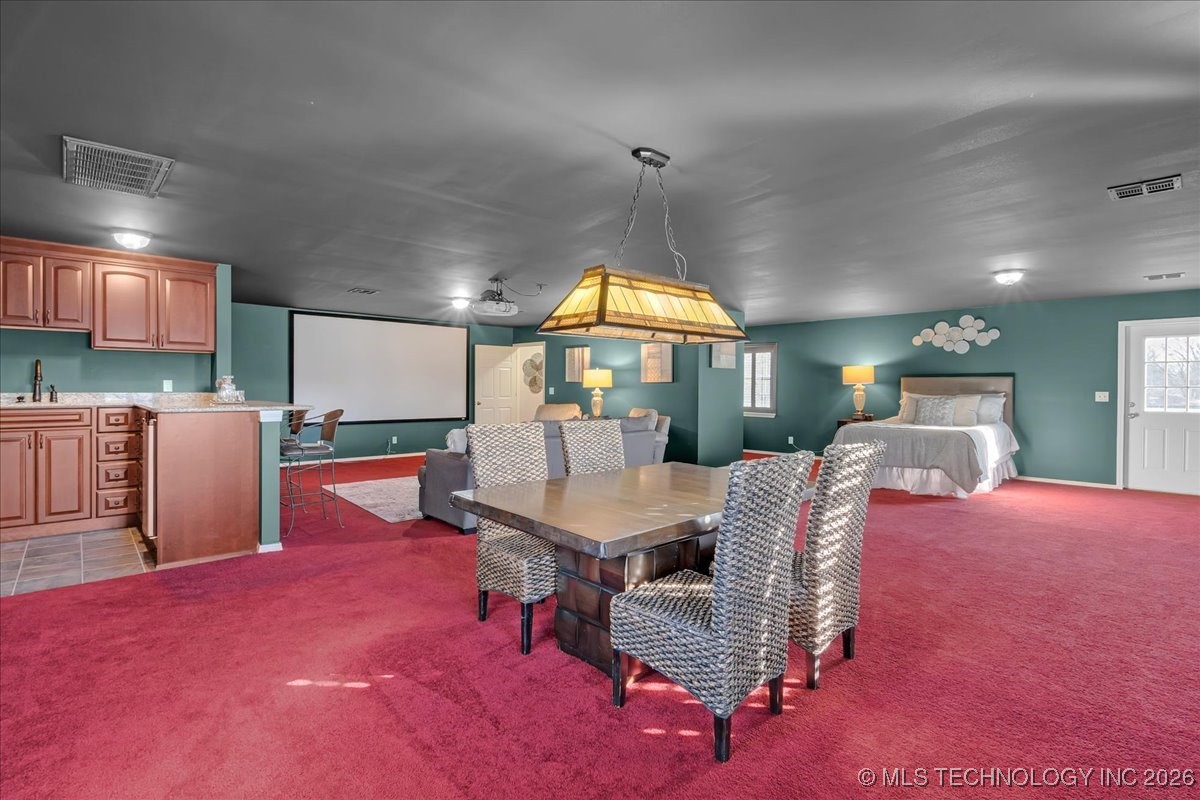 1122 E 144th Place