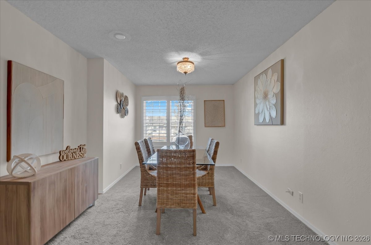 1122 E 144th Place