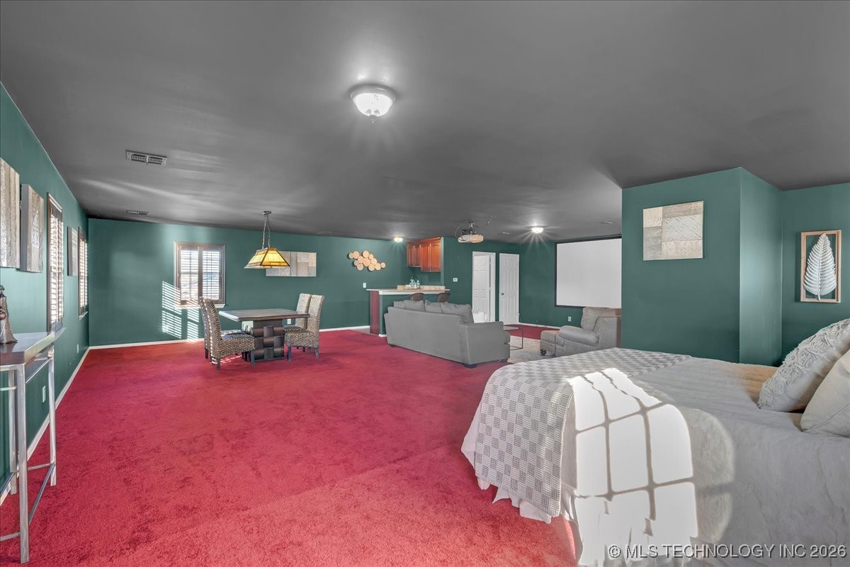 1122 E 144th Place