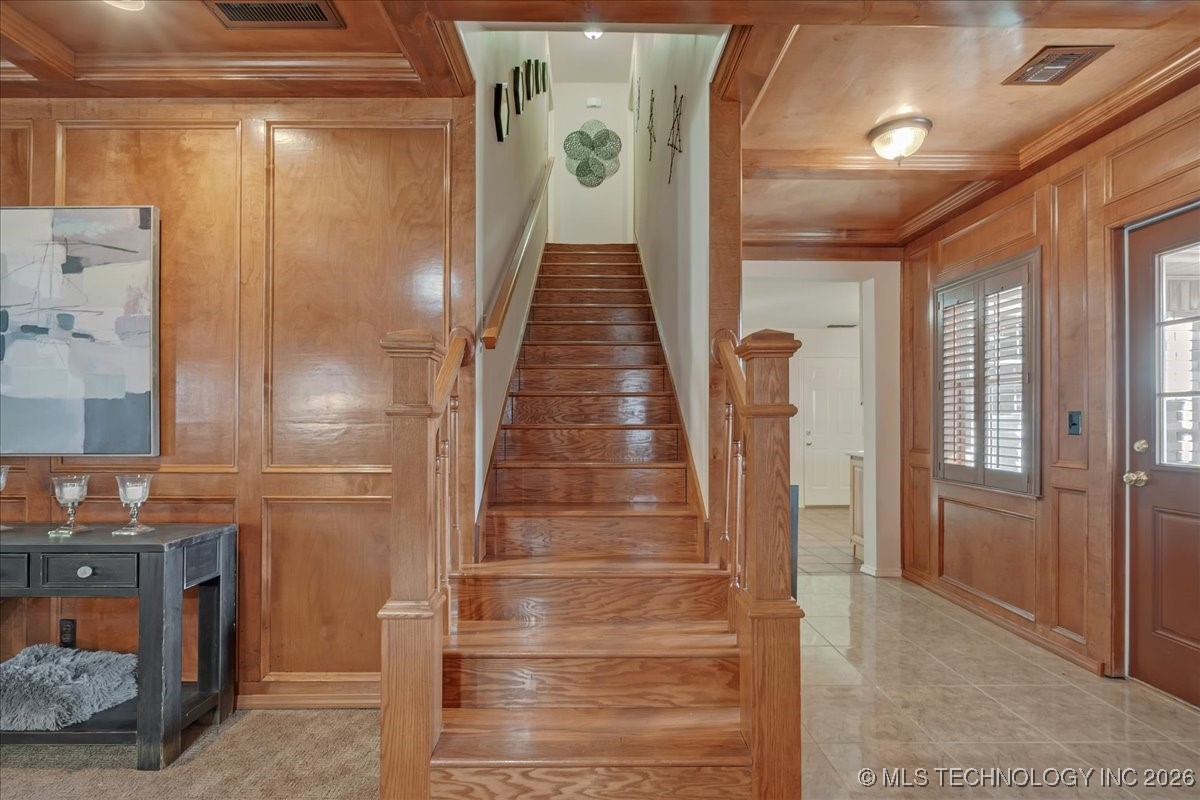 1122 E 144th Place