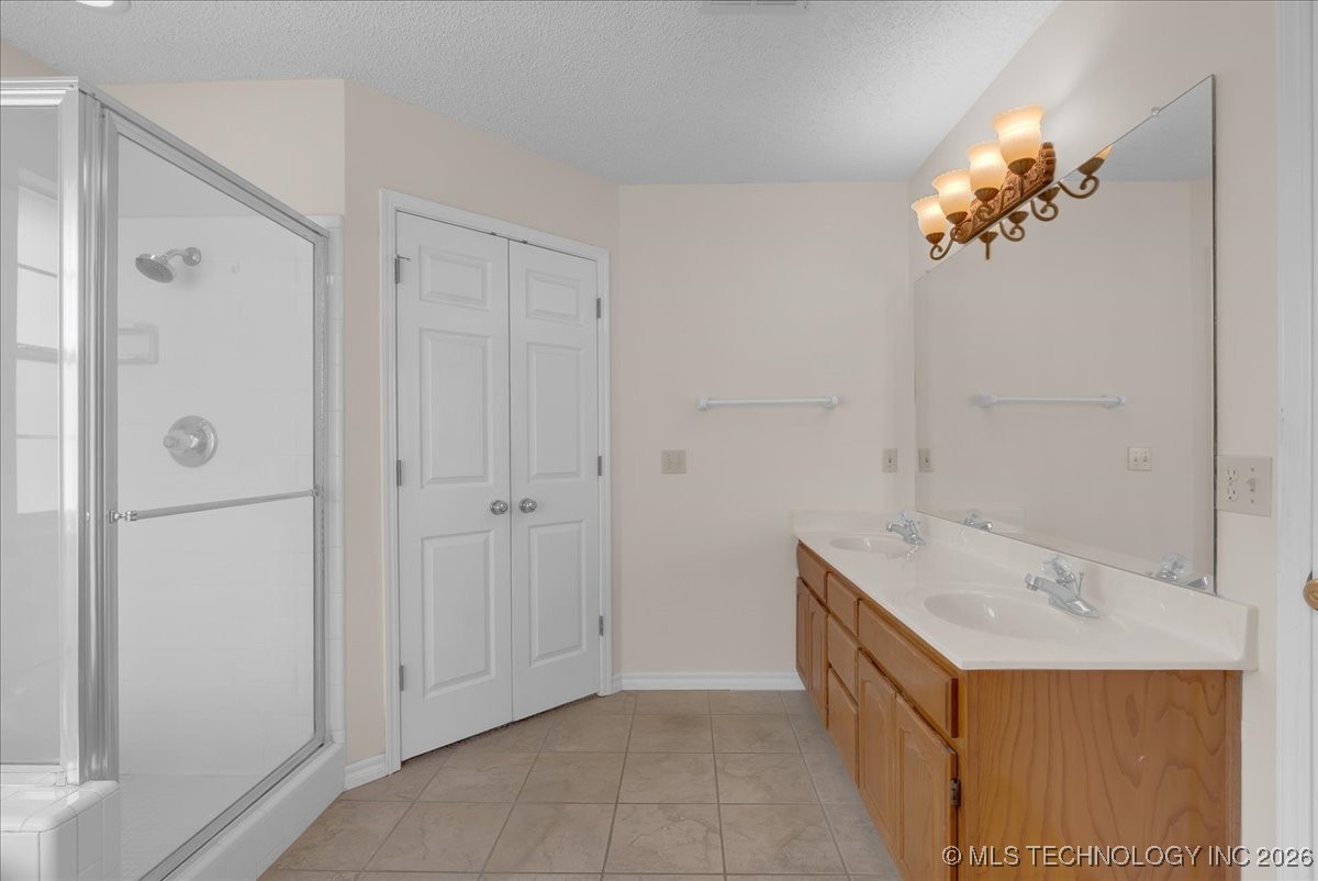 9313 S 87th East Avenue