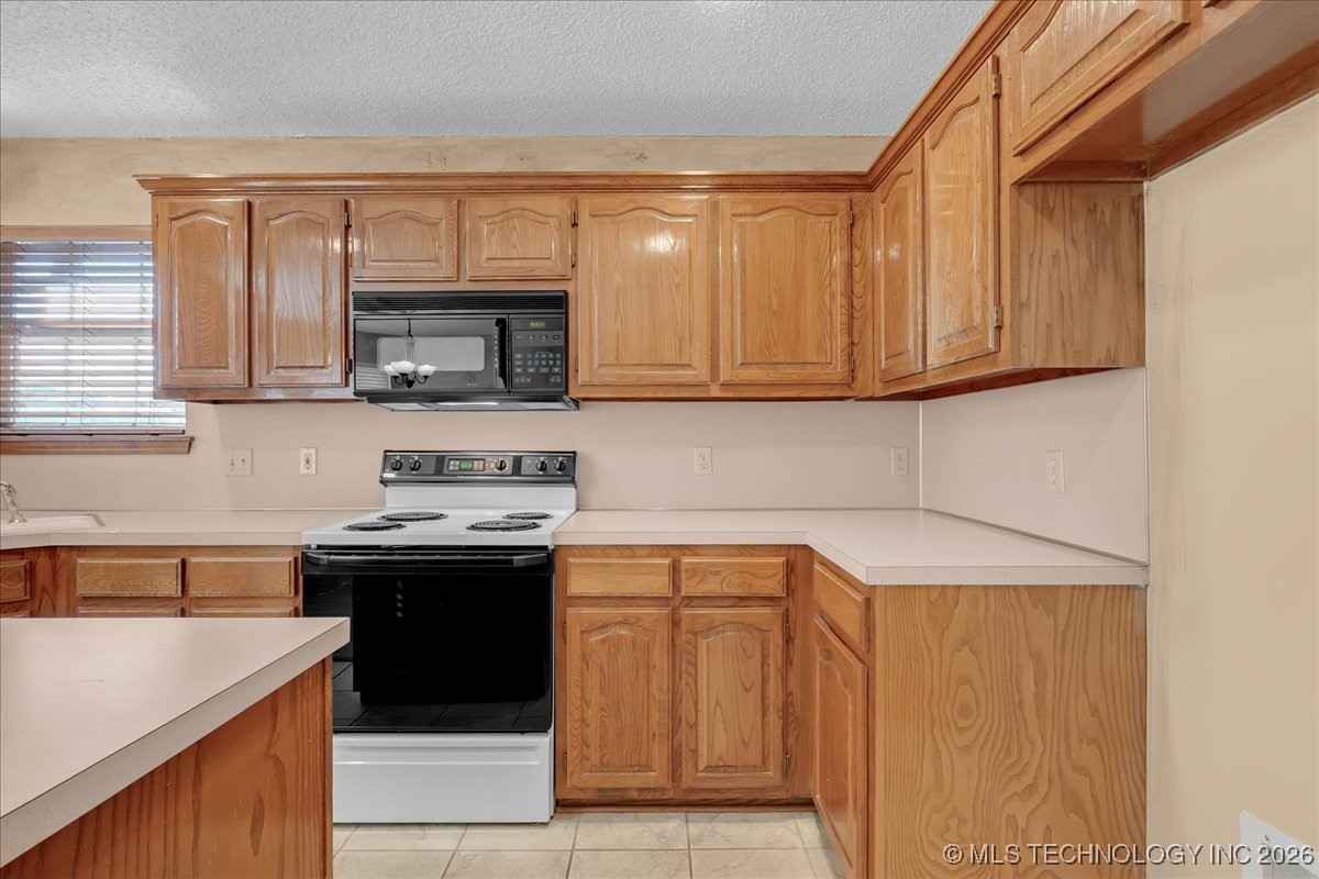 9313 S 87th East Avenue