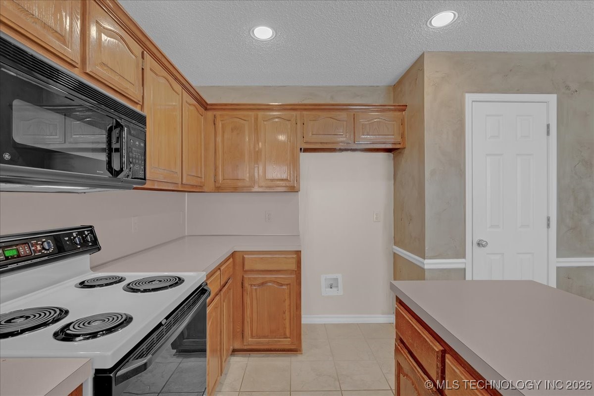 9313 S 87th East Avenue