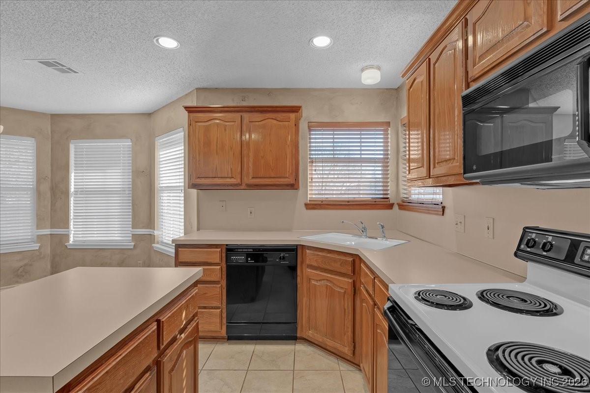 9313 S 87th East Avenue