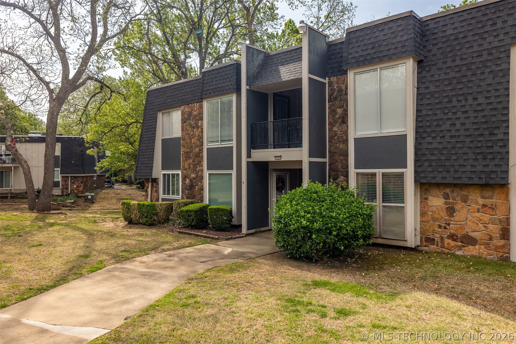 4406 E 68th Street 472