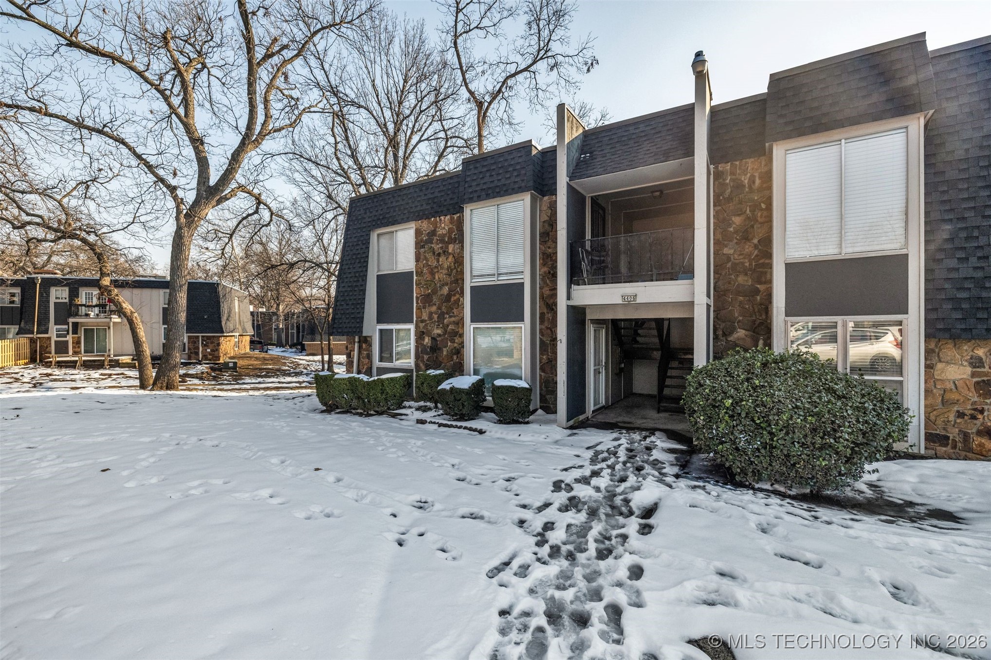 4406 E 68th Street 472