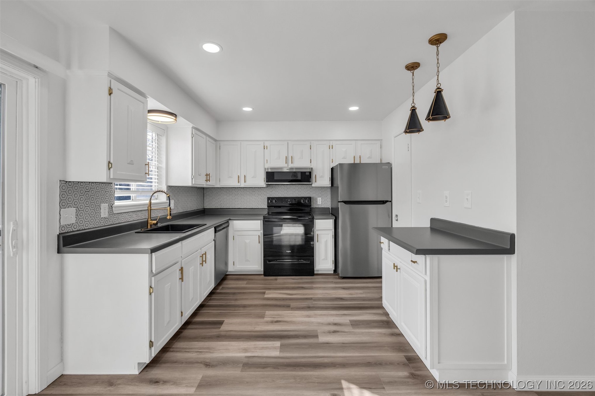 4406 E 68th Street 472