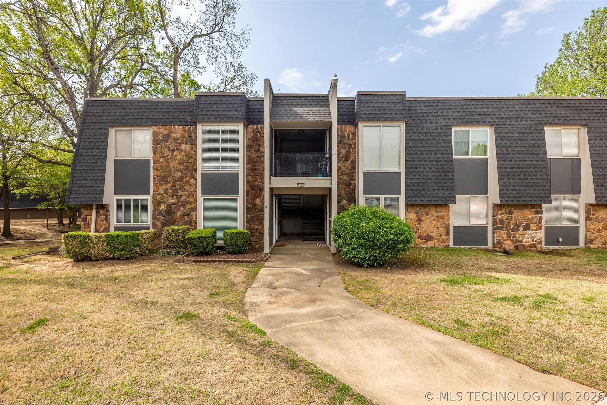 4406 E 68th Street 472