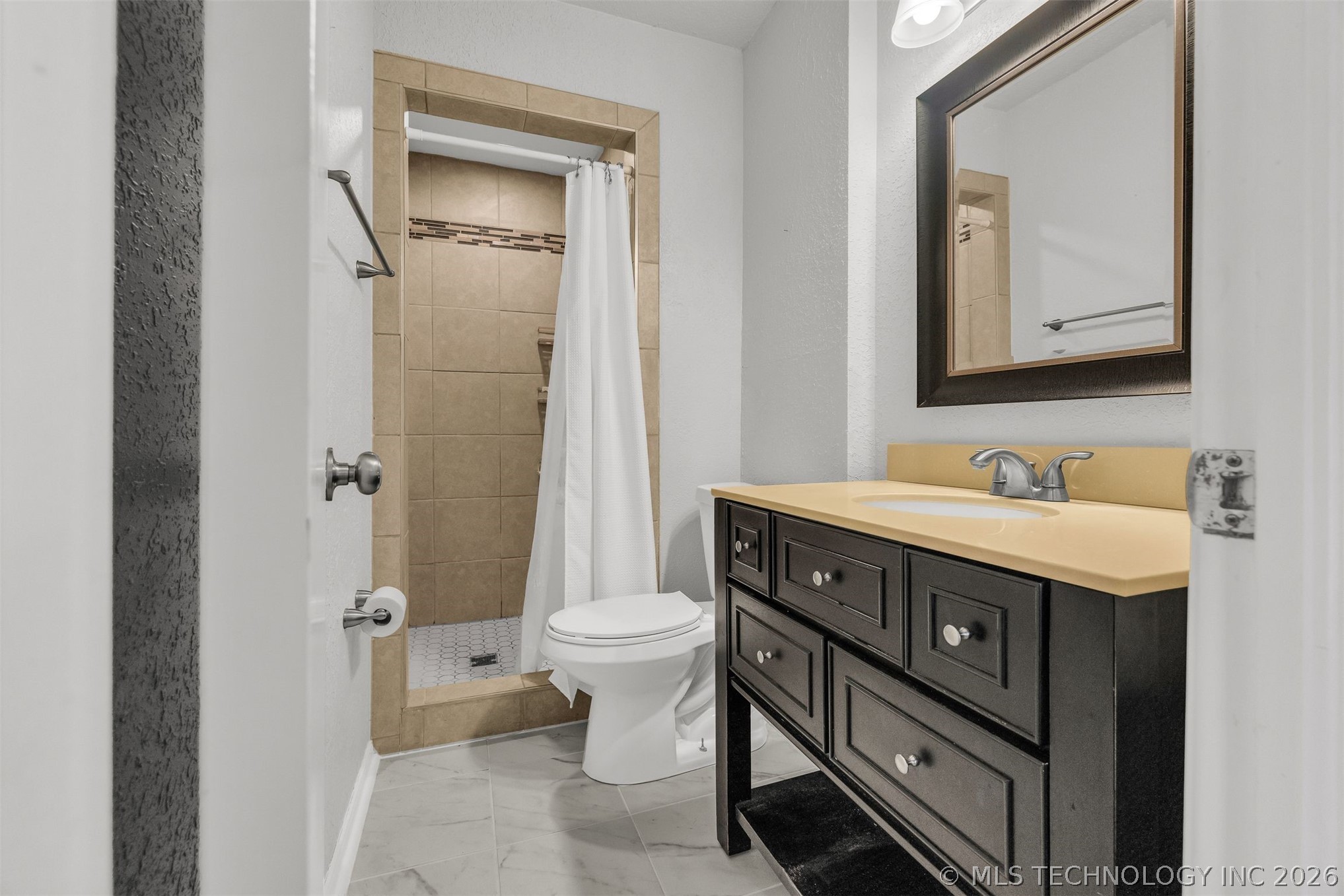 1109 N Hickory Court