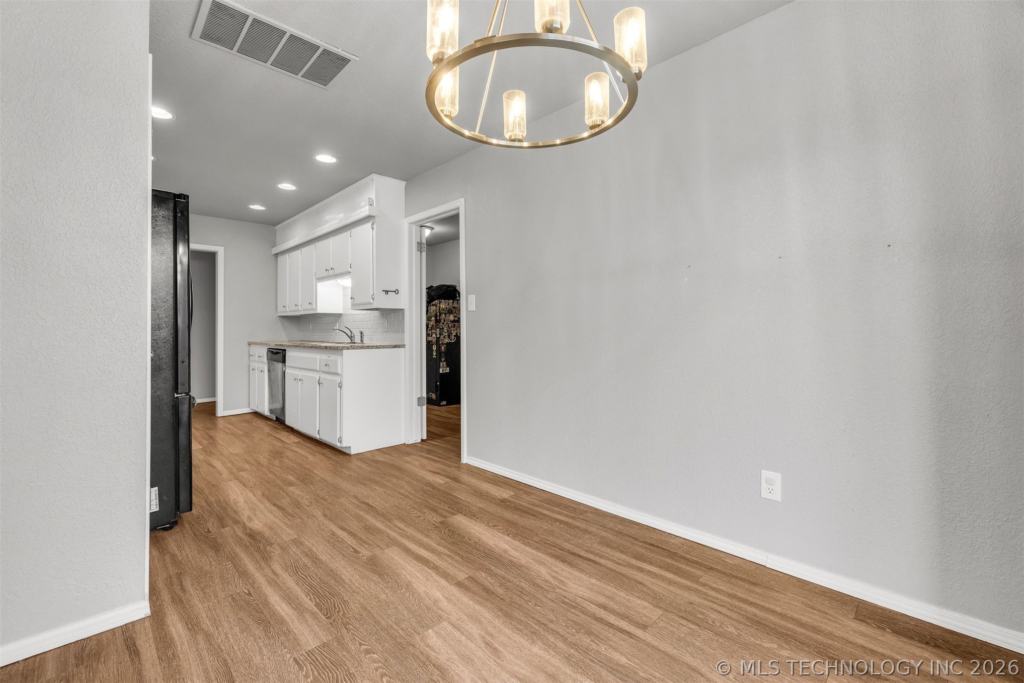 1109 N Hickory Court